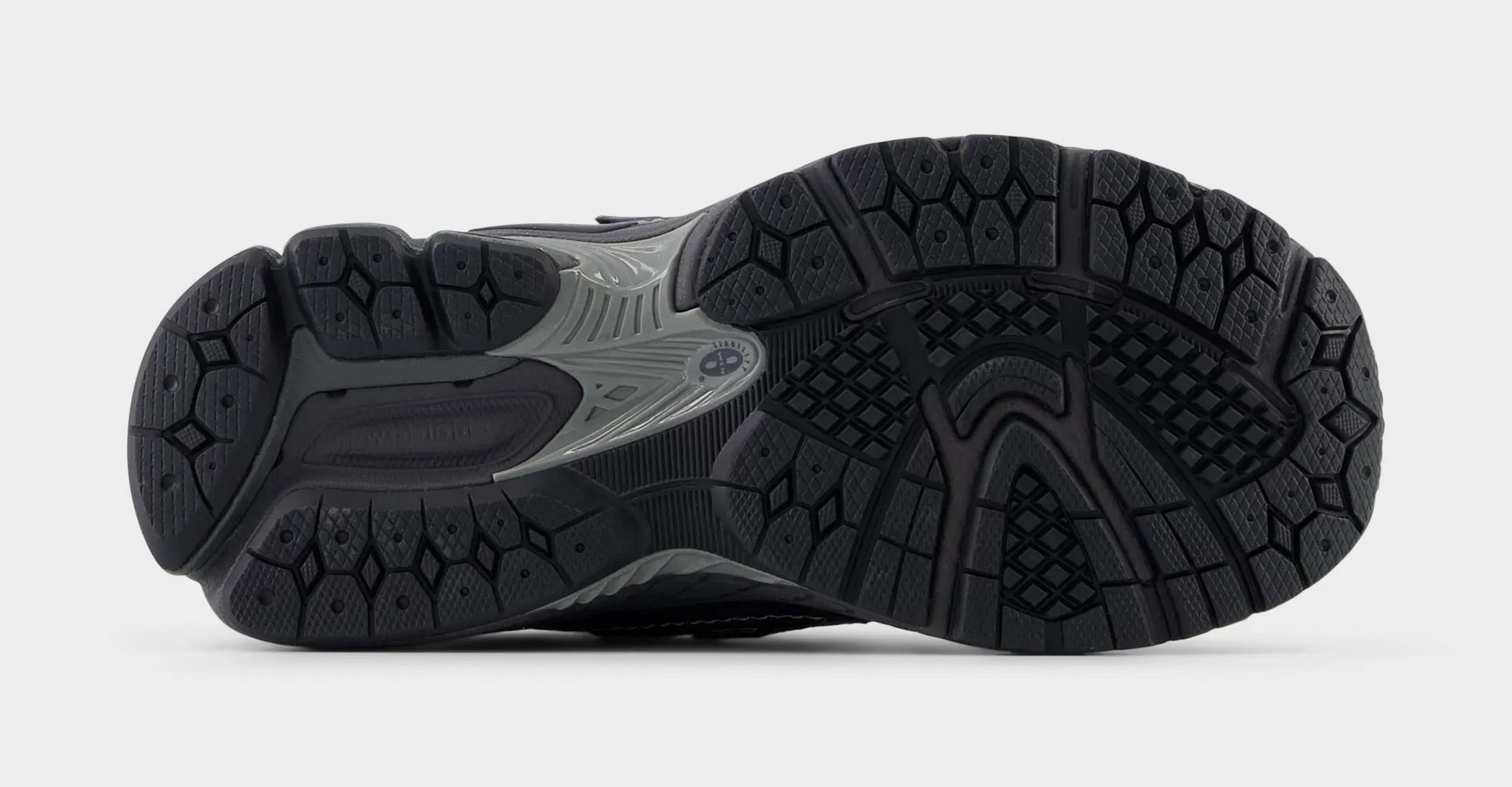 1906R Preschool Running Shoes (Phantom) Retro-inspired trainers