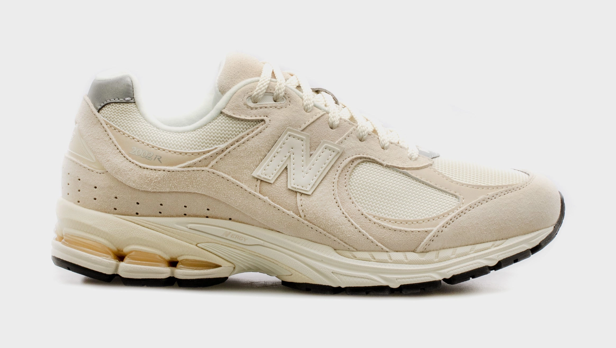 2002R Mens Lifestyle Shoes (Calm Taupe/Silver) Sporty New Balance 2002R shoes