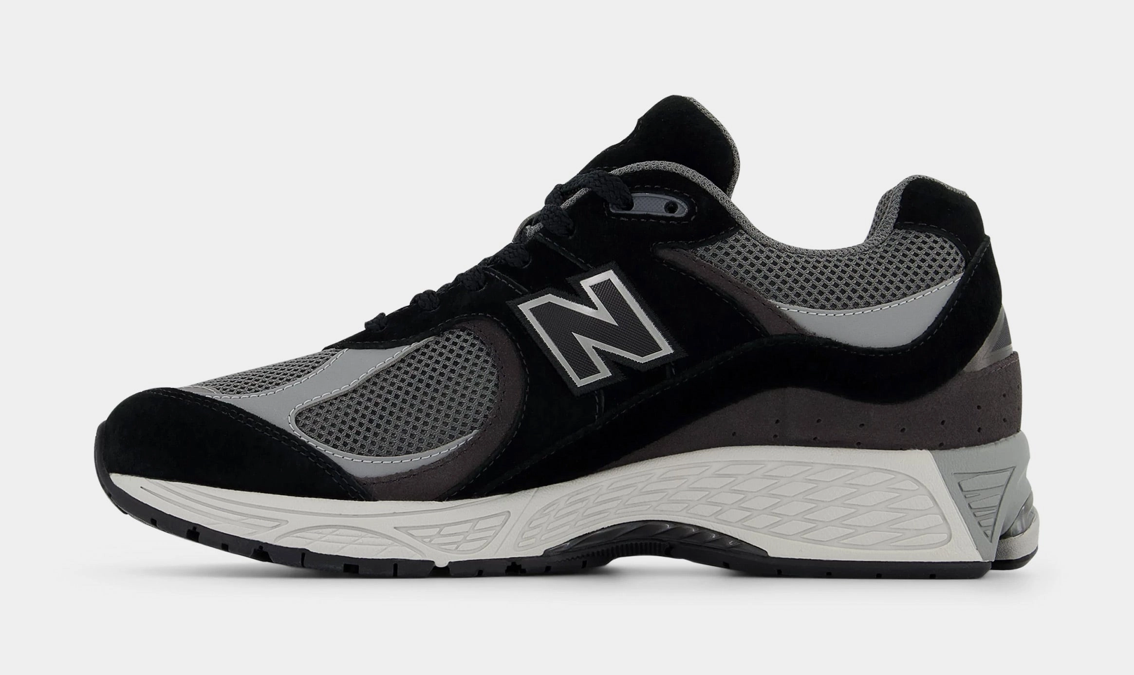 2002R Mens Running Shoes (Black/Grey) Modern performance sneakers