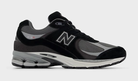 2002R Mens Running Shoes (Black/Grey) Sporty New Balance 2002R shoes