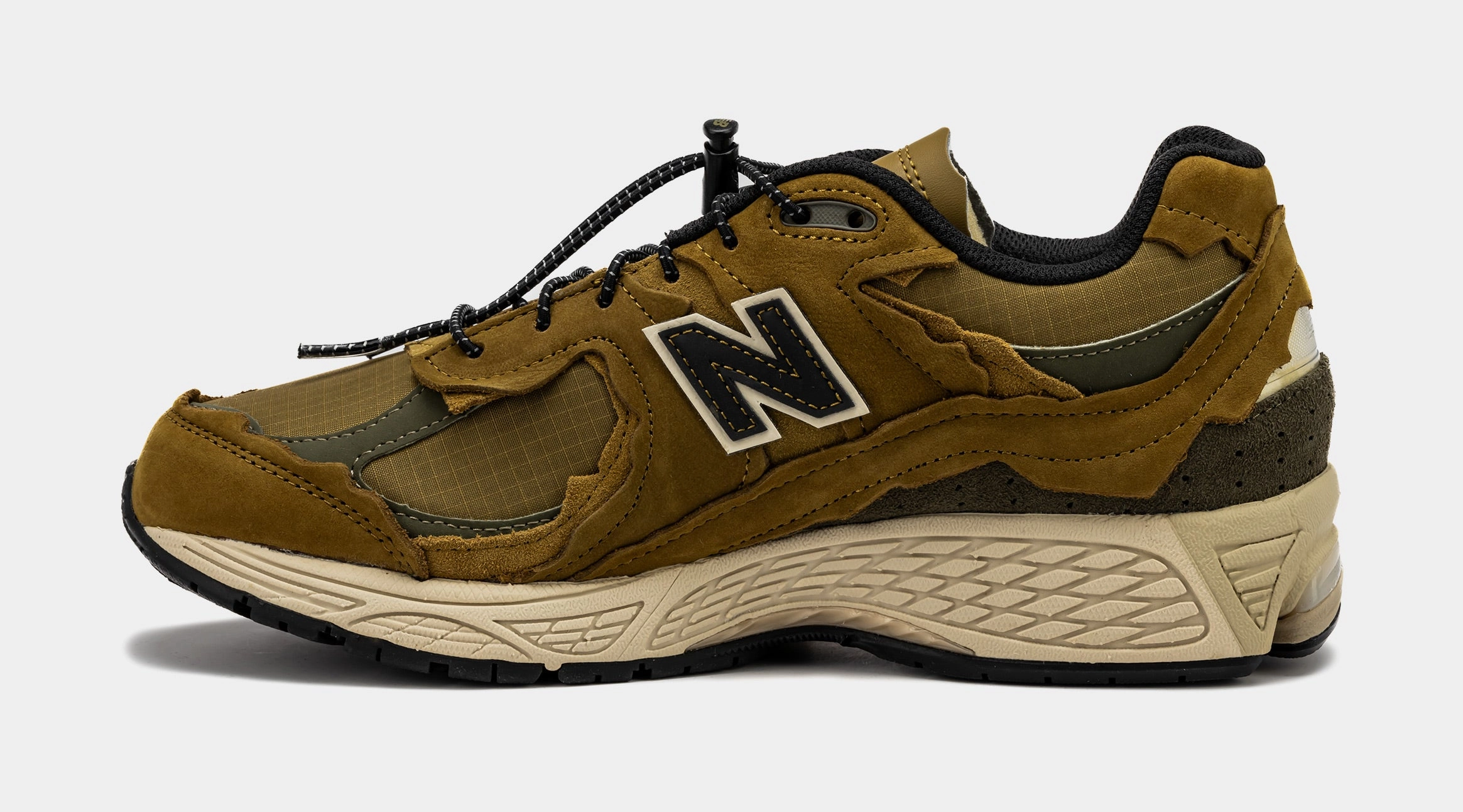 2002R Mens Running Shoes (High Desert/Dark Moss) Modern performance sneakers