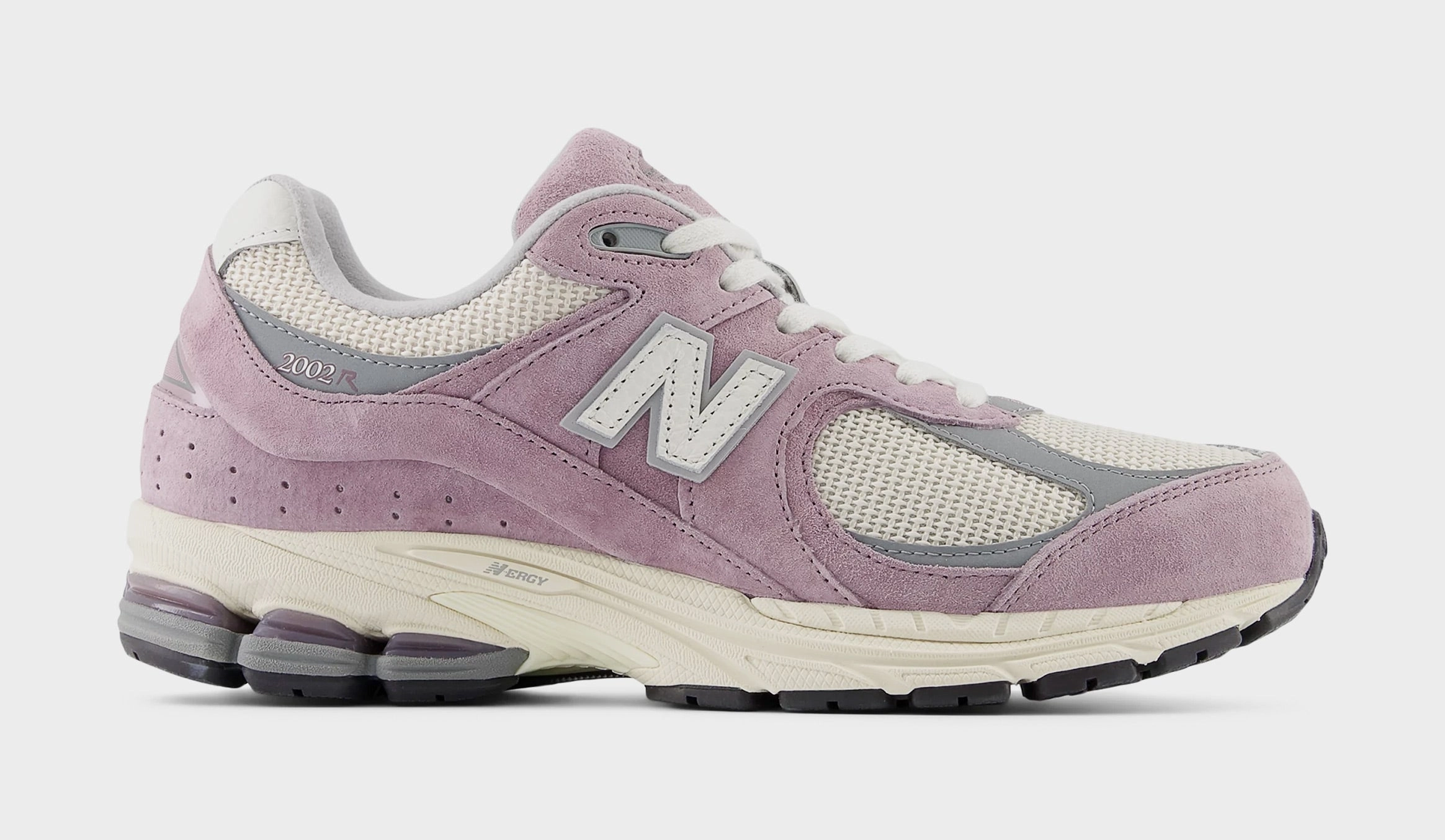 2002R Mens Running Shoes (Ice Wine/White) Sporty New Balance 2002R shoes