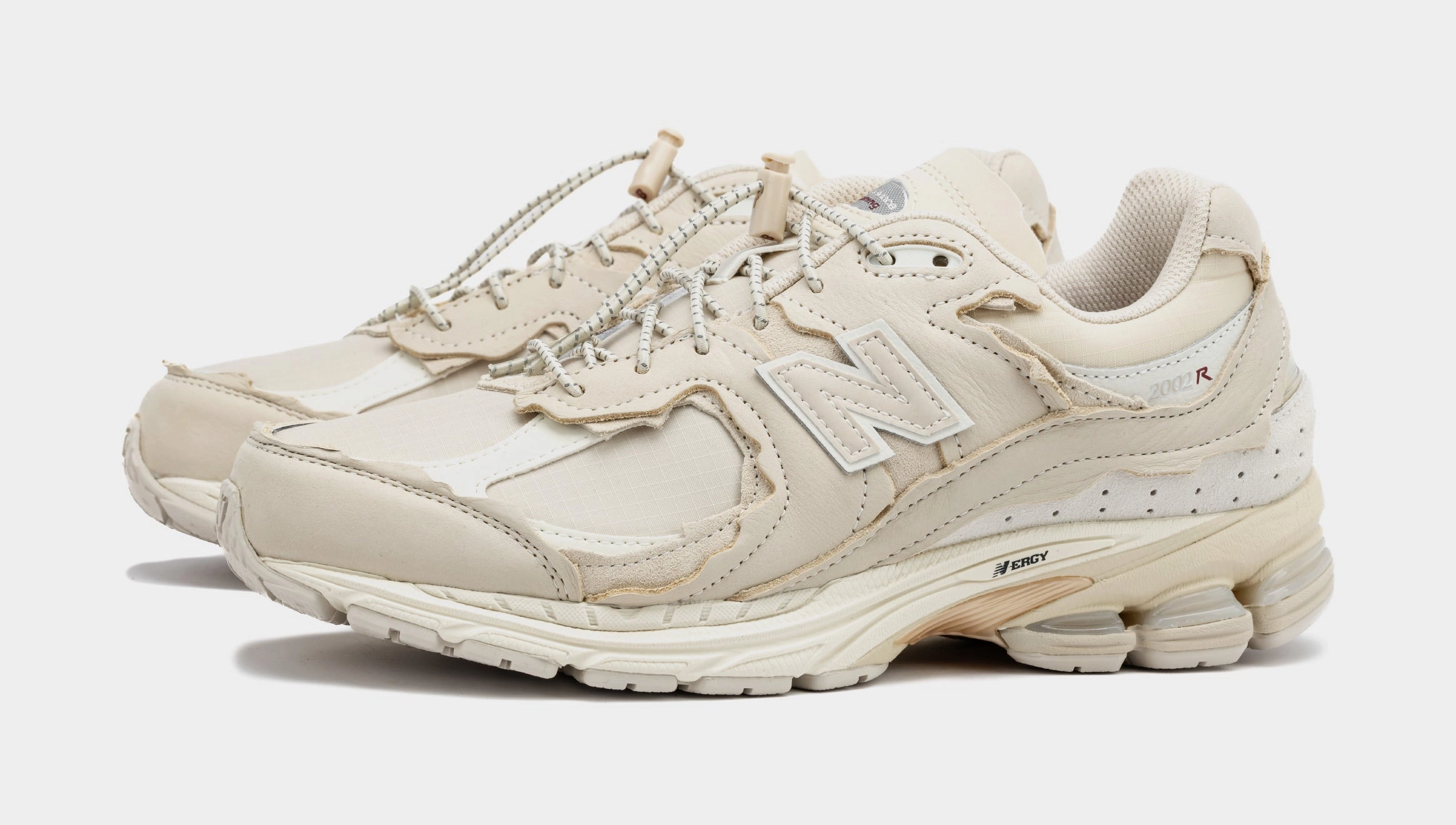 2002R Mens Running Shoes (Sandstone) Modern performance sneakers