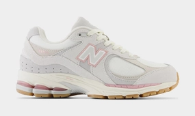 2002R Mens Running Shoes (Sea Salt/Brighton Grey) Sporty New Balance 2002R shoes