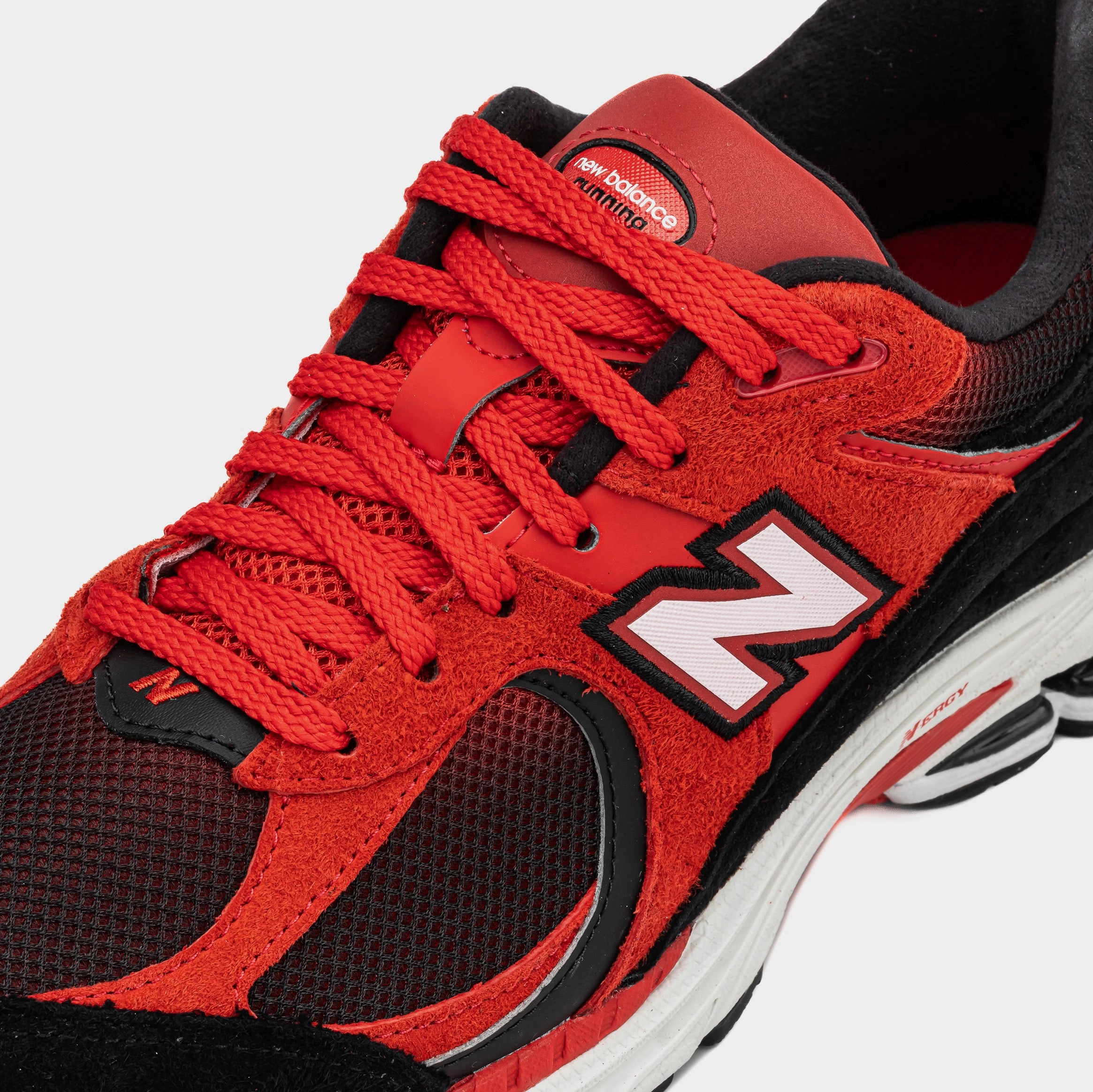 2002R Mens Running Shoes (True Red/Black) Modern performance sneakers