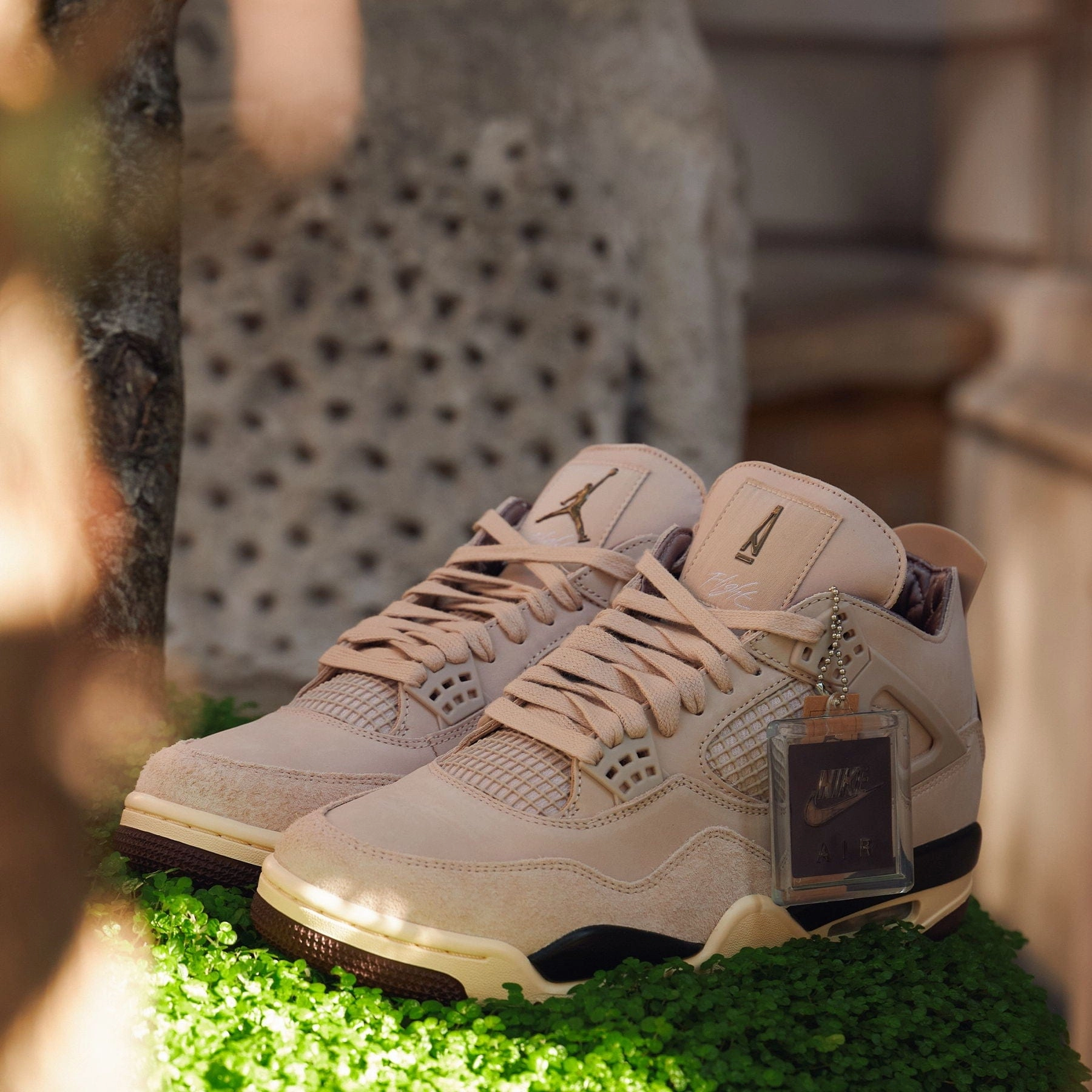 A Ma Mani??re x Air Jordan 4 Retro WMNS 'While You Were Sleeping' Air Jordan 4 retro basketball sneakers