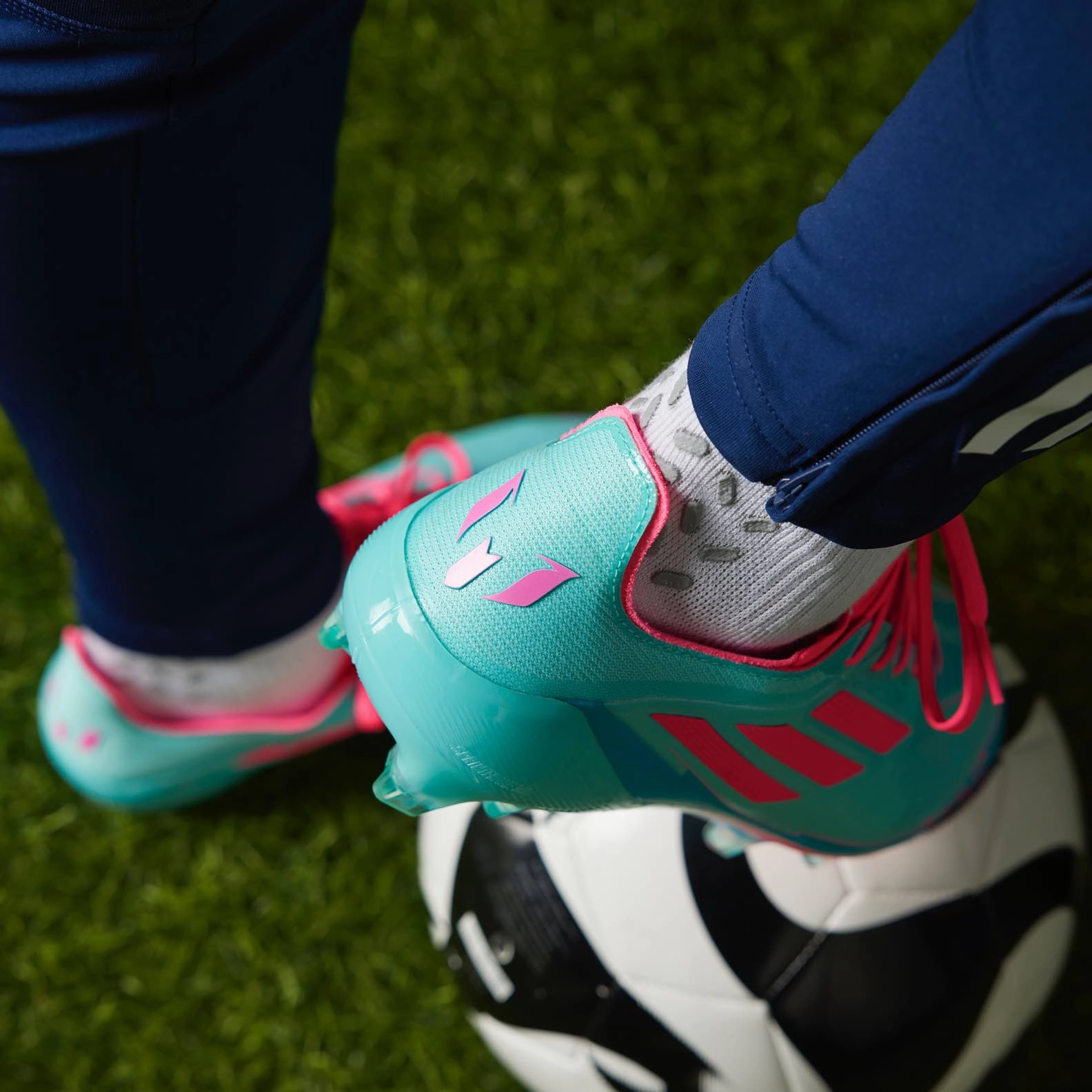 adidas F50 Elite Messi FG Lightweight athletic shoes
