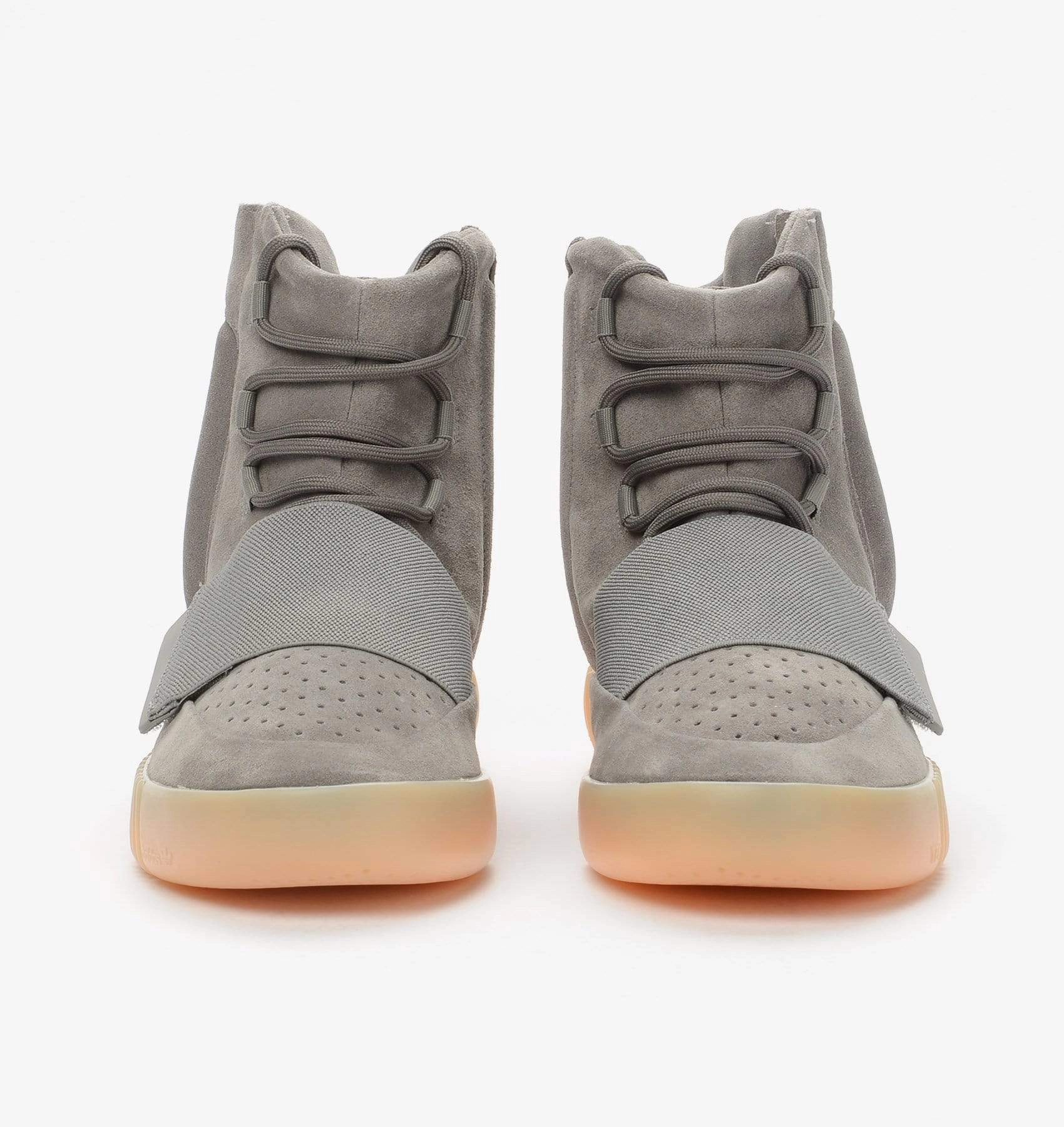 Adidas Originals Yeezy 750 Boost Light Grey-Gum Yeezy futuristic fashion sneakers