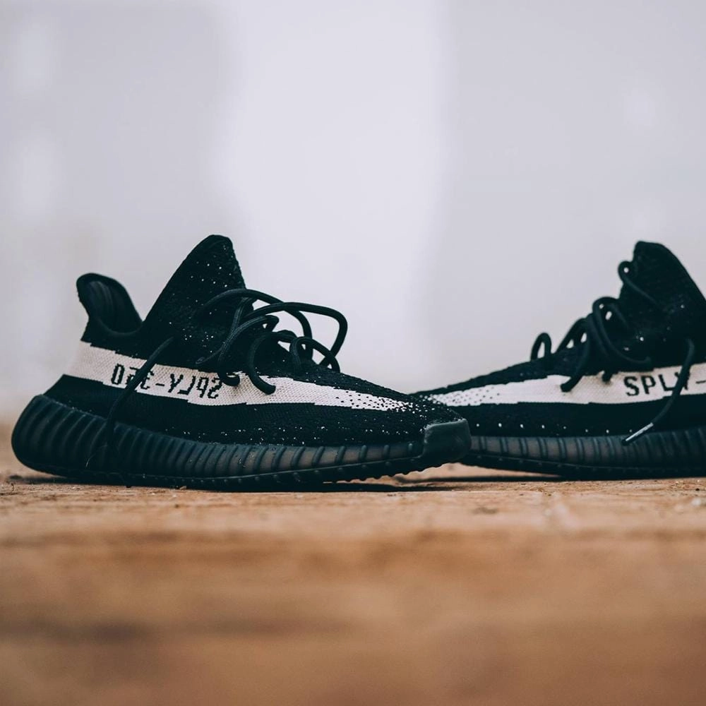 Adidas Originals Yeezy Boost 350 V2 Black-White Boost 350 Sneakers