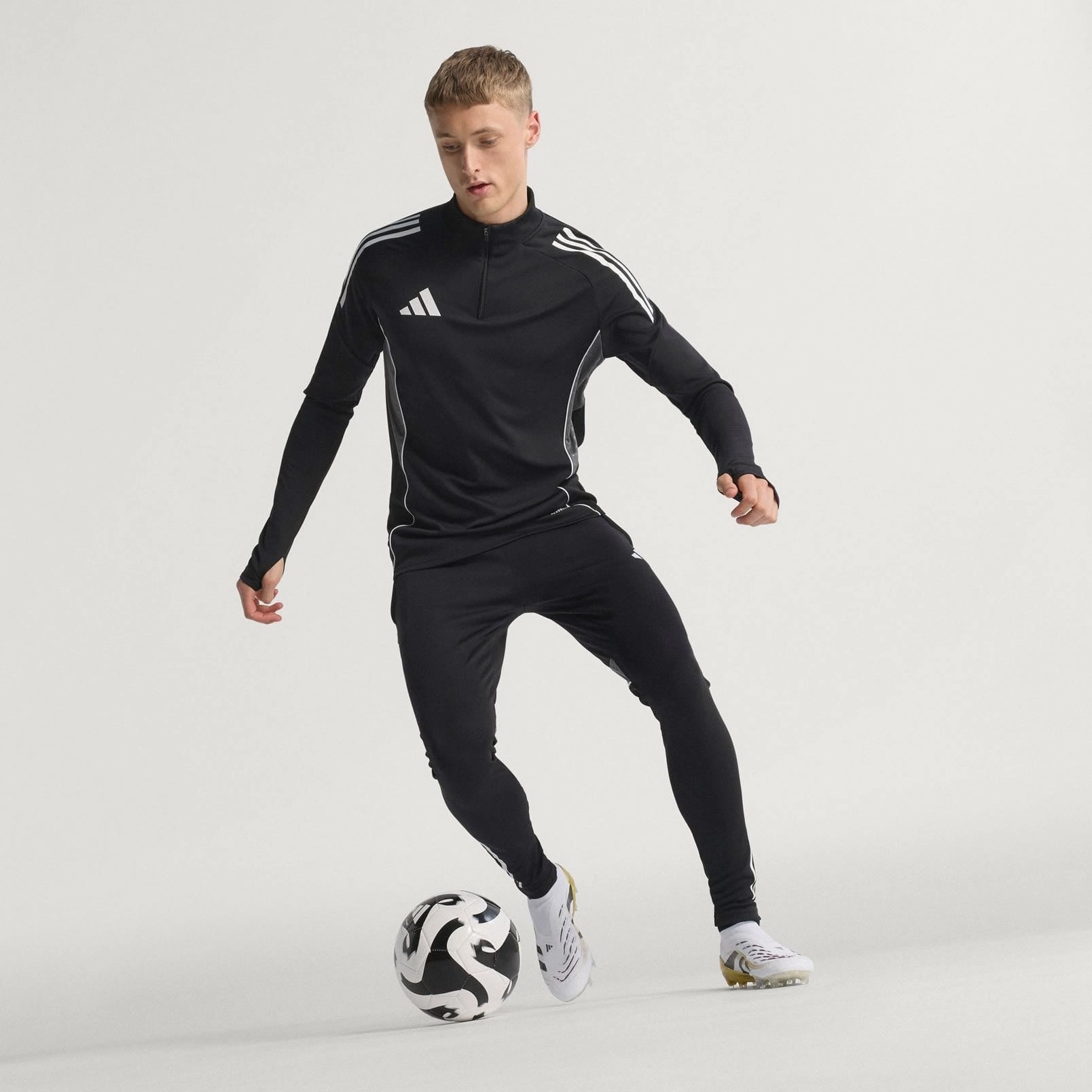 adidas Predator Elite Laceless FG High-grip performance shoes