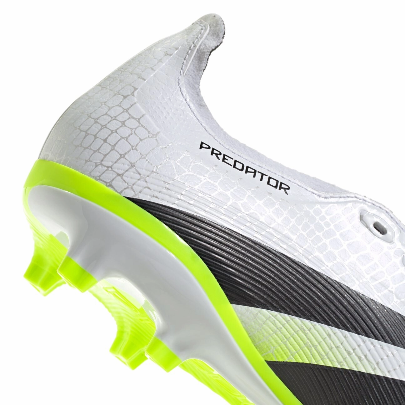 adidas Predator League Fold-Over Tongue FG/MG High-grip performance shoes