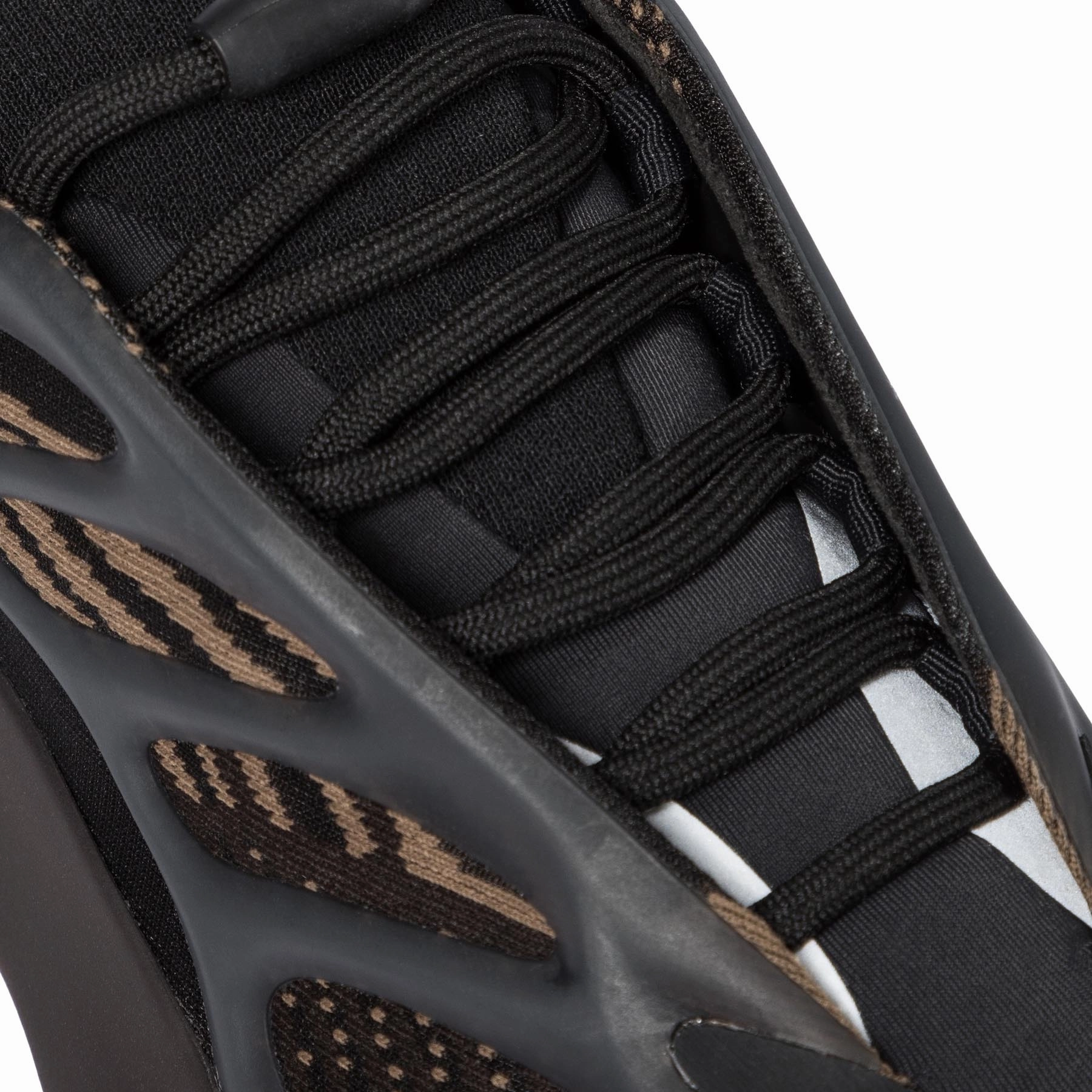 adidas Yeezy 700 V3 'Clay Brown' Yeezy futuristic fashion sneakers