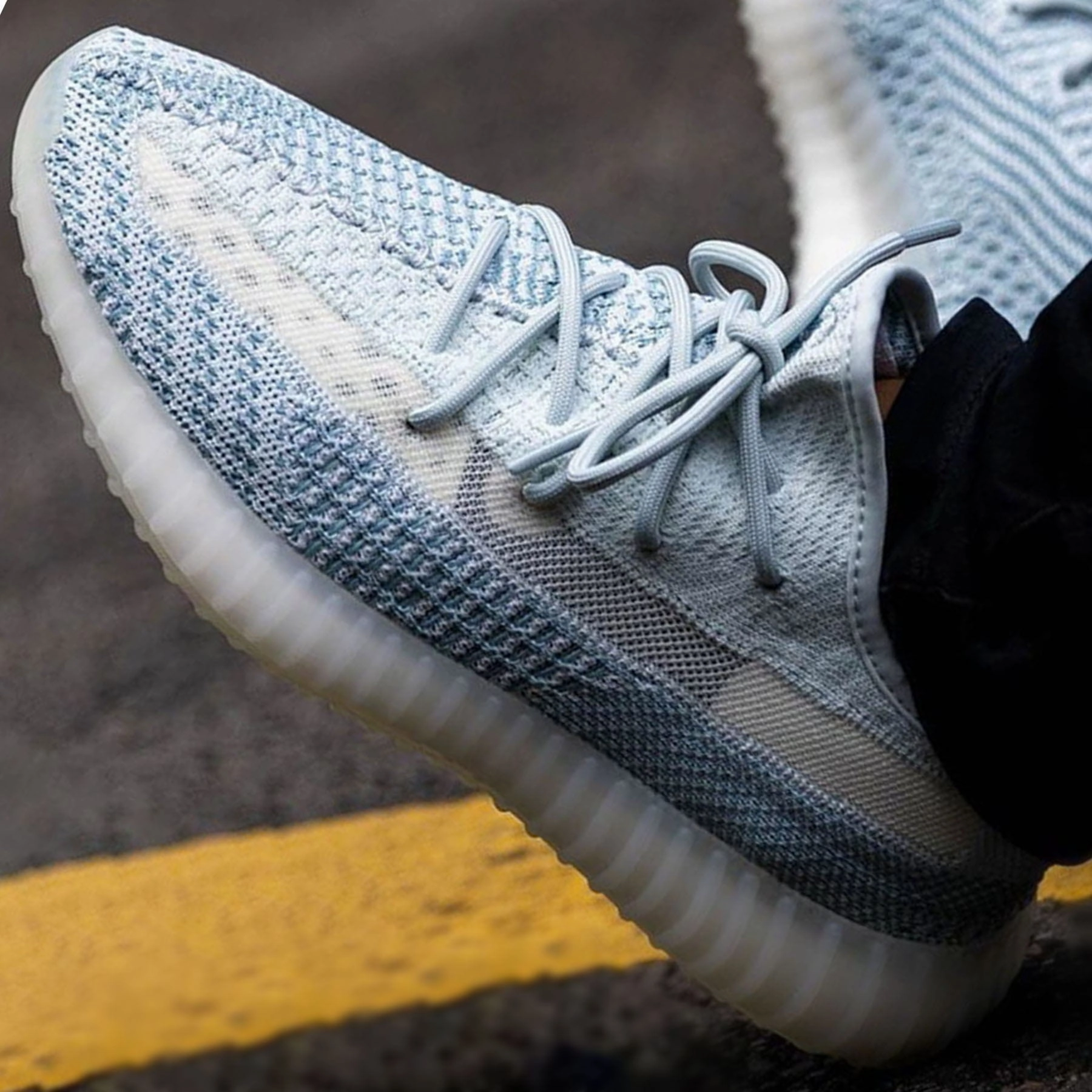 adidas Yeezy Boost 350 V2 'Cloud White Reflective' Boost 350 Sneakers