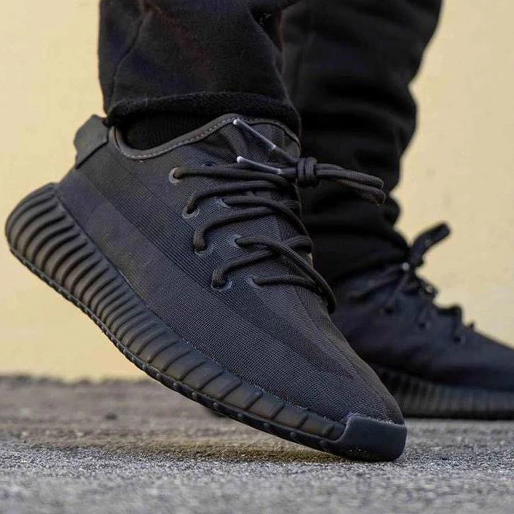 adidas Yeezy Boost 350 V2 'Mono Cinder' Boost 350 Sneakers