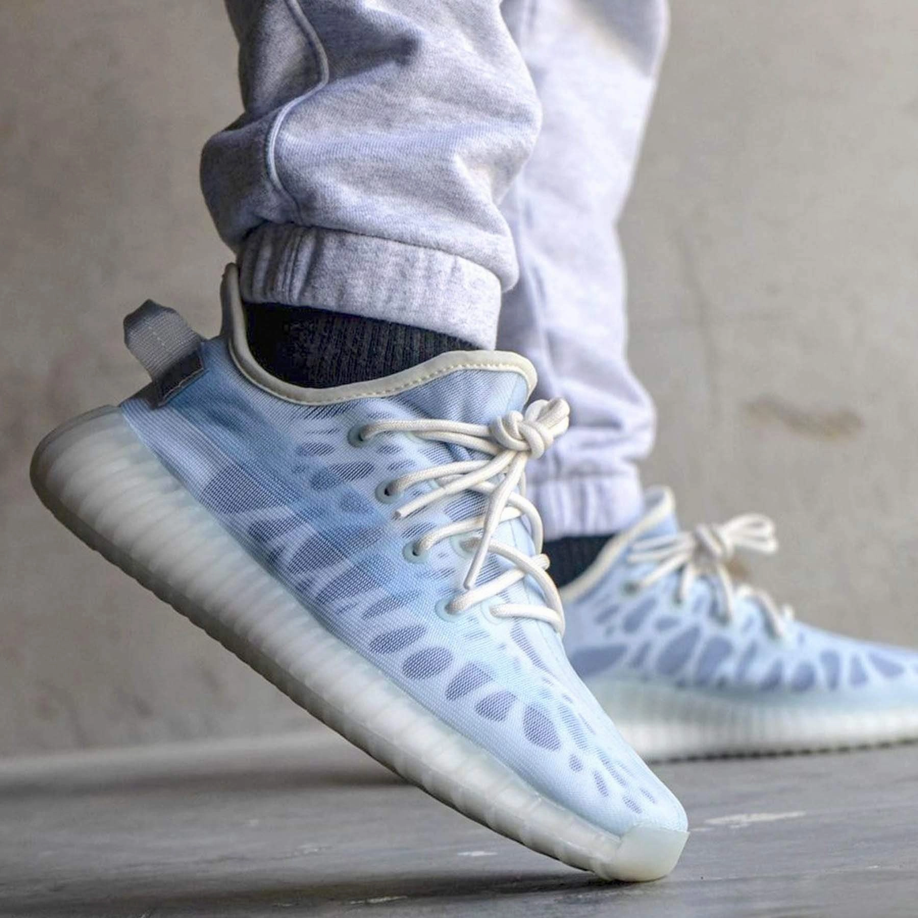 adidas Yeezy Boost 350 V2 'Mono Ice' Boost 350 Sneakers