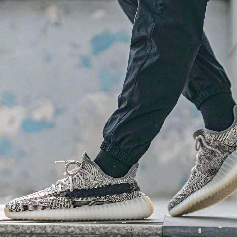 Adidas Yeezy Boost 350 V2 'Zyon' Yeezy futuristic fashion sneakers