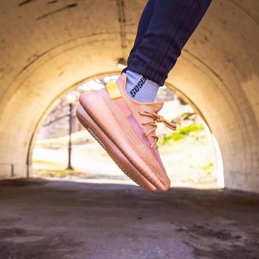 Adidas Yeezy Boost 350 V2 Clay Yeezy futuristic fashion sneakers