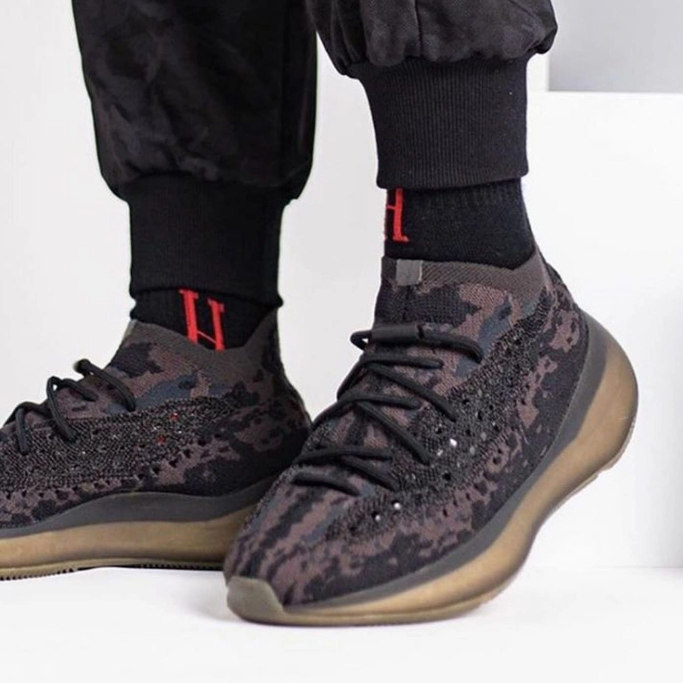 adidas Yeezy Boost 380 'Onyx Non-Reflective' Yeezy futuristic fashion sneakers