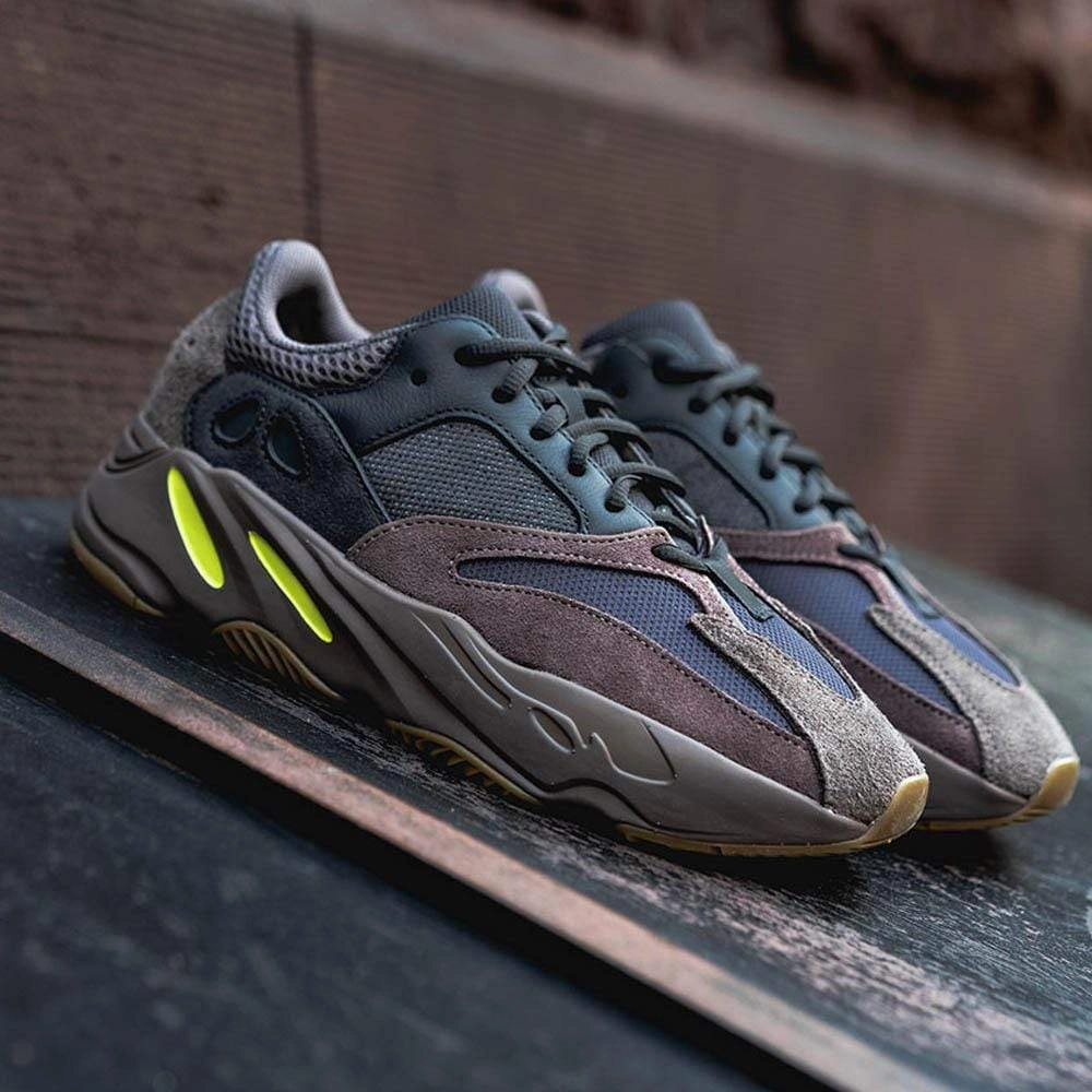 Adidas Yeezy Boost 700 Mauve Yeezy futuristic fashion sneakers
