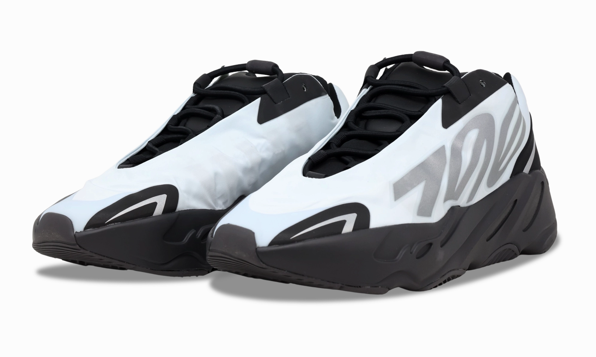 Adidas Yeezy Boost 700 MNVN Blue Tint 2021 700 Yeezy Versions