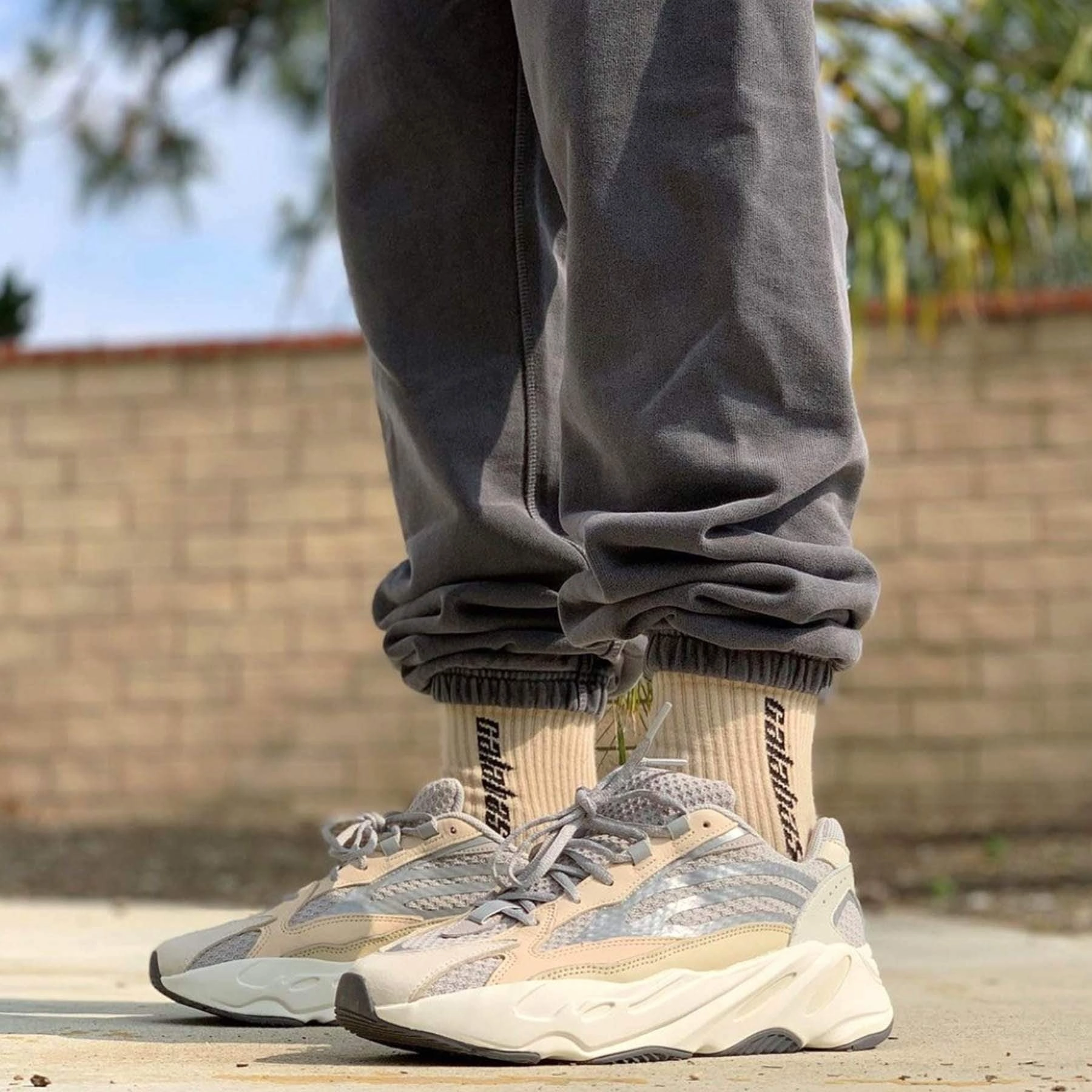 adidas Yeezy Boost 700 V2 'Cream' 700 Yeezy Versions