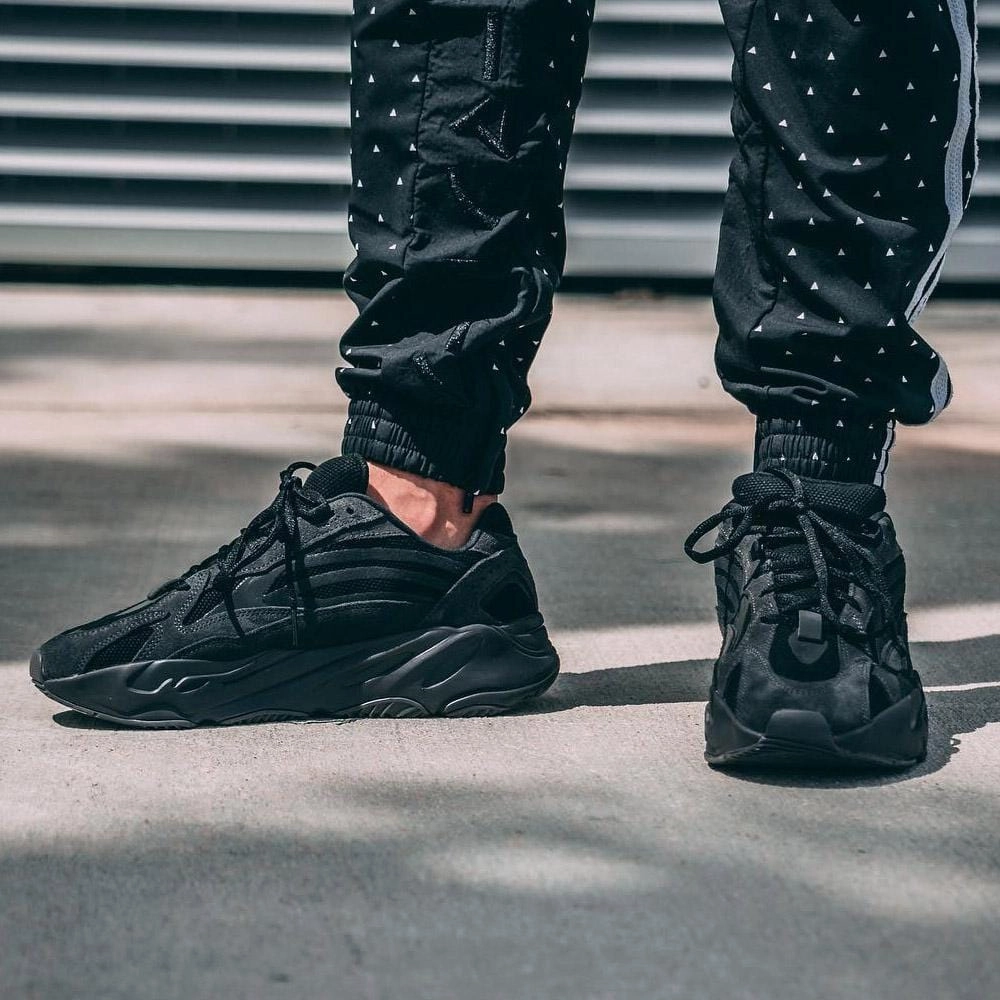 adidas Yeezy Boost 700 V2 Vanta 700 Yeezy Versions