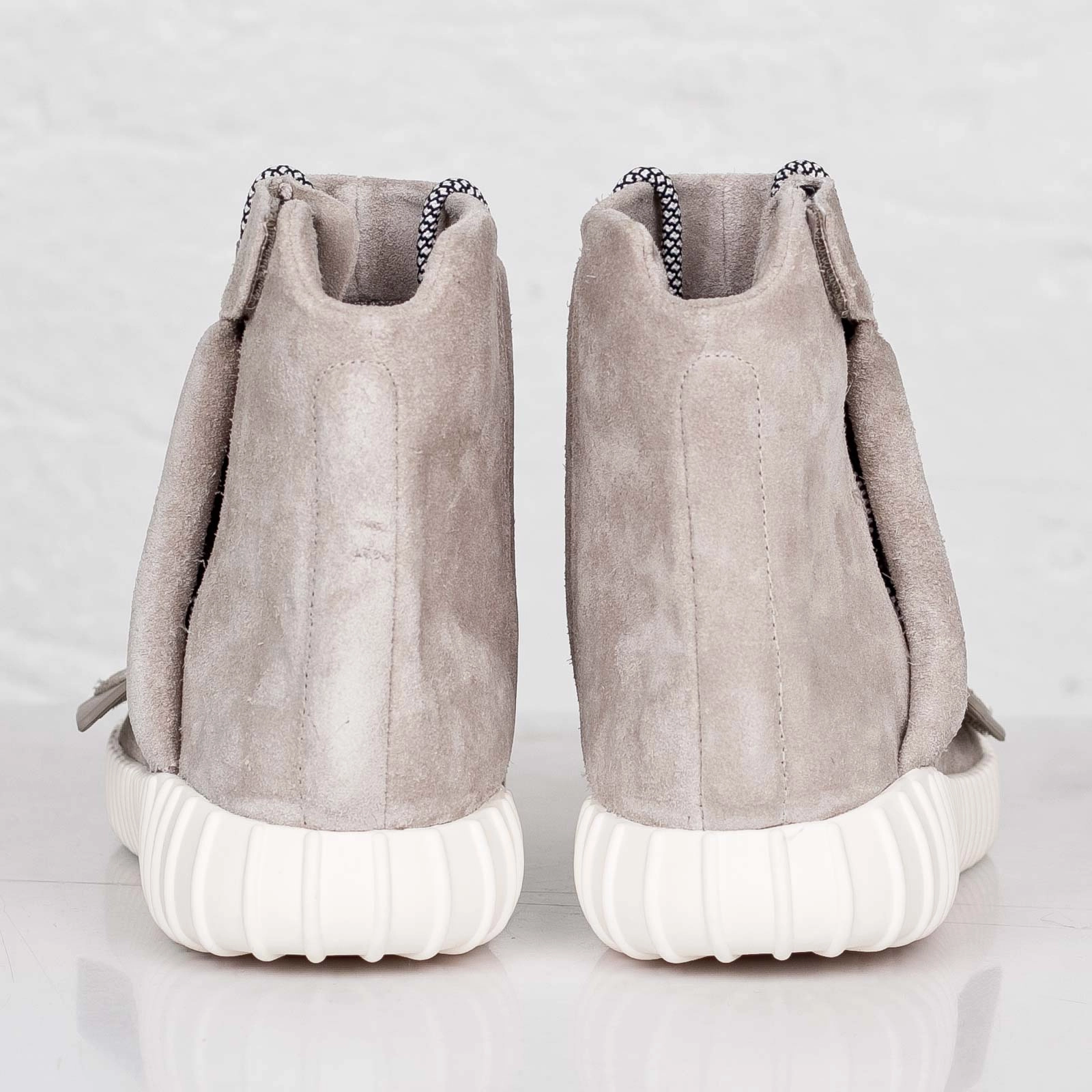 adidas Yeezy Boost 750 'OG' Yeezy futuristic fashion sneakers