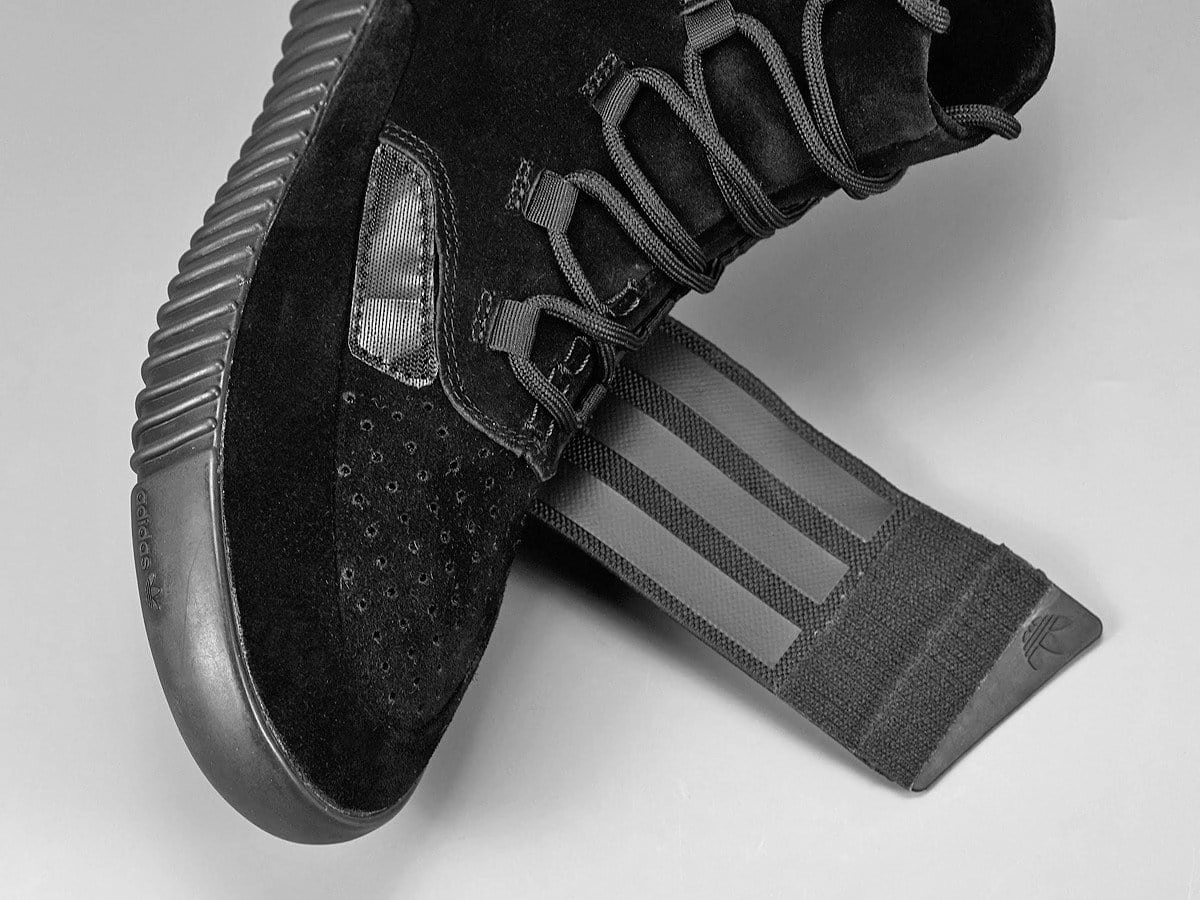 Adidas Yeezy Boost 750 Black Yeezy futuristic fashion sneakers