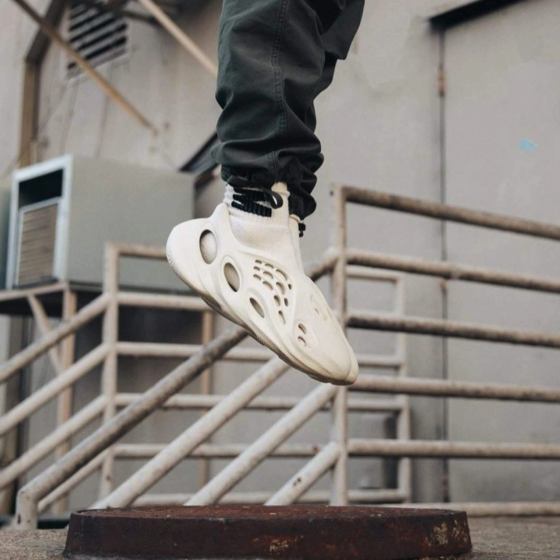 adidas Yeezy Foam Runner 'Sand' Foam Runner Collection