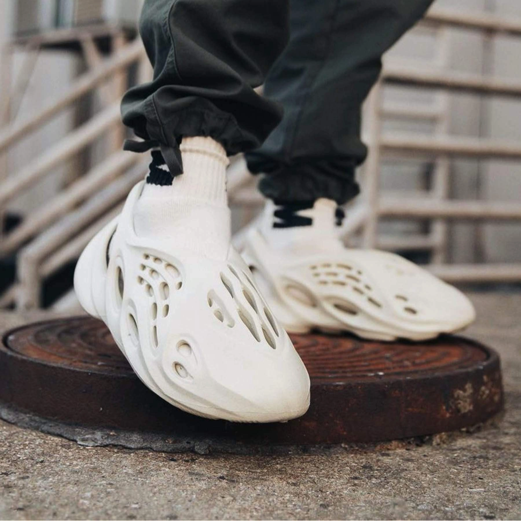 adidas Yeezy Foam Runner 'Sand' Foam Runner Collection