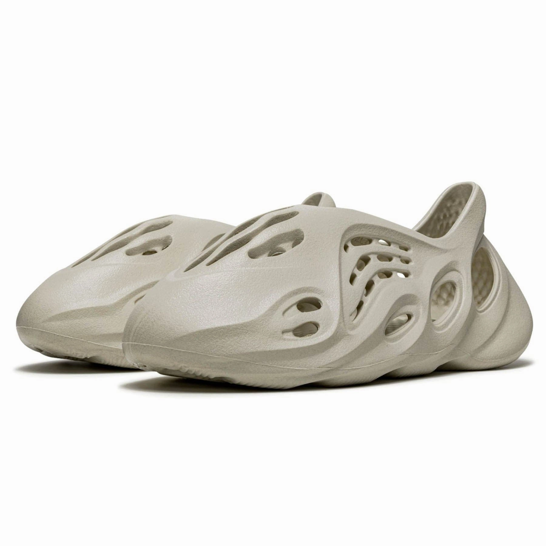 adidas Yeezy Foam Runner 'Sand' Yeezy futuristic fashion sneakers
