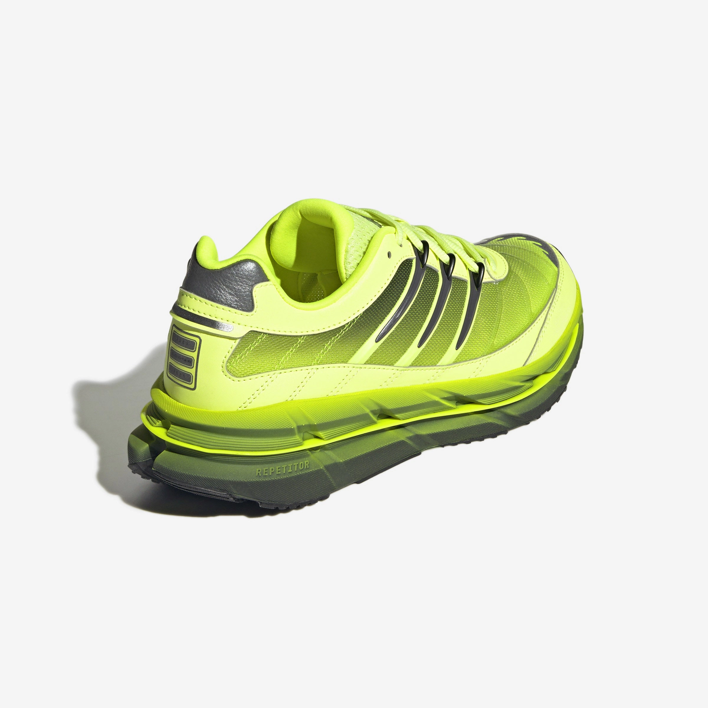 Adistar HRMY All-around lifestyle footwear
