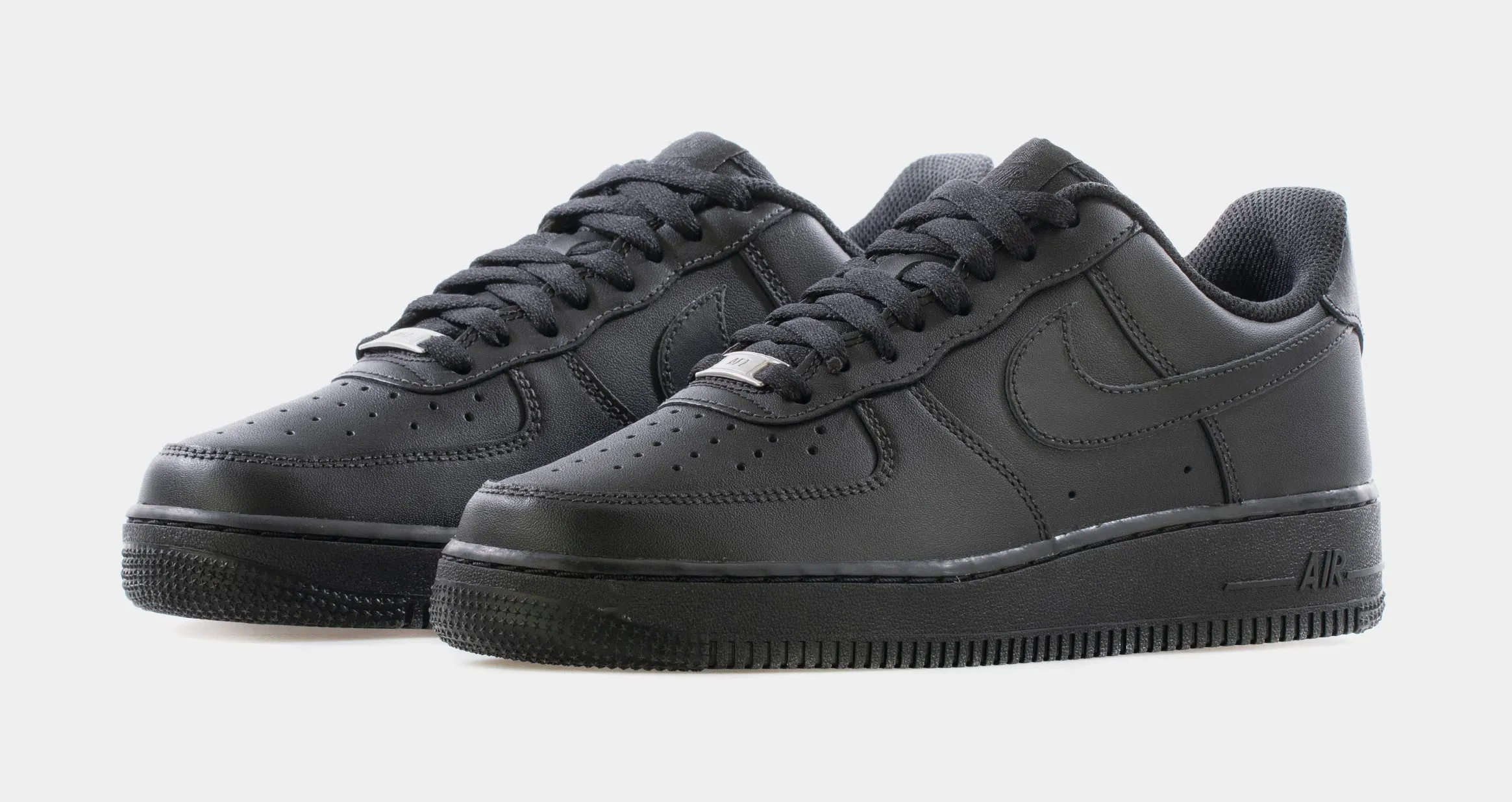 Air Force 1 07 LE Mens Lifestyle Shoe (Black) Nike Max 95 versions