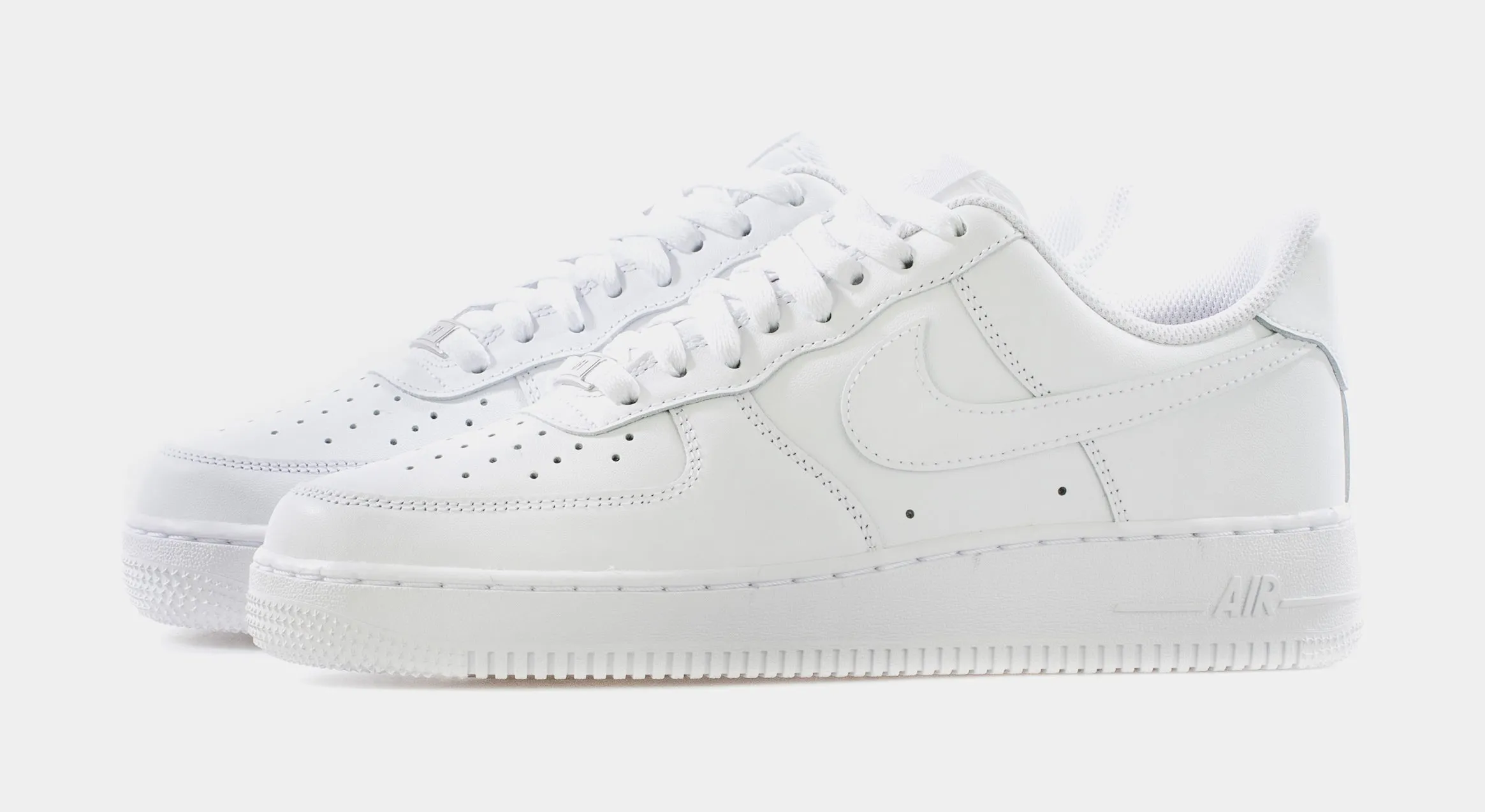 Air Force 1 07 LE Mens Lifestyle Shoes (White) Nike Max 95 versions