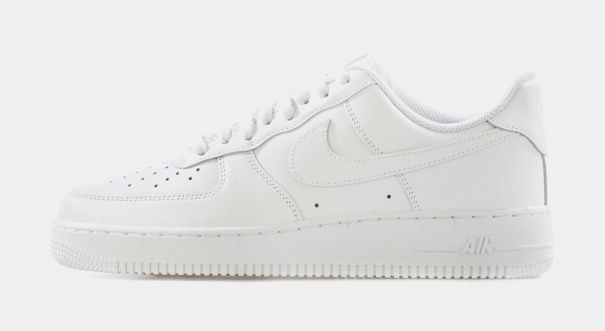 Air Force 1 07 LE Mens Lifestyle Shoes (White) Nike Max 95 versions