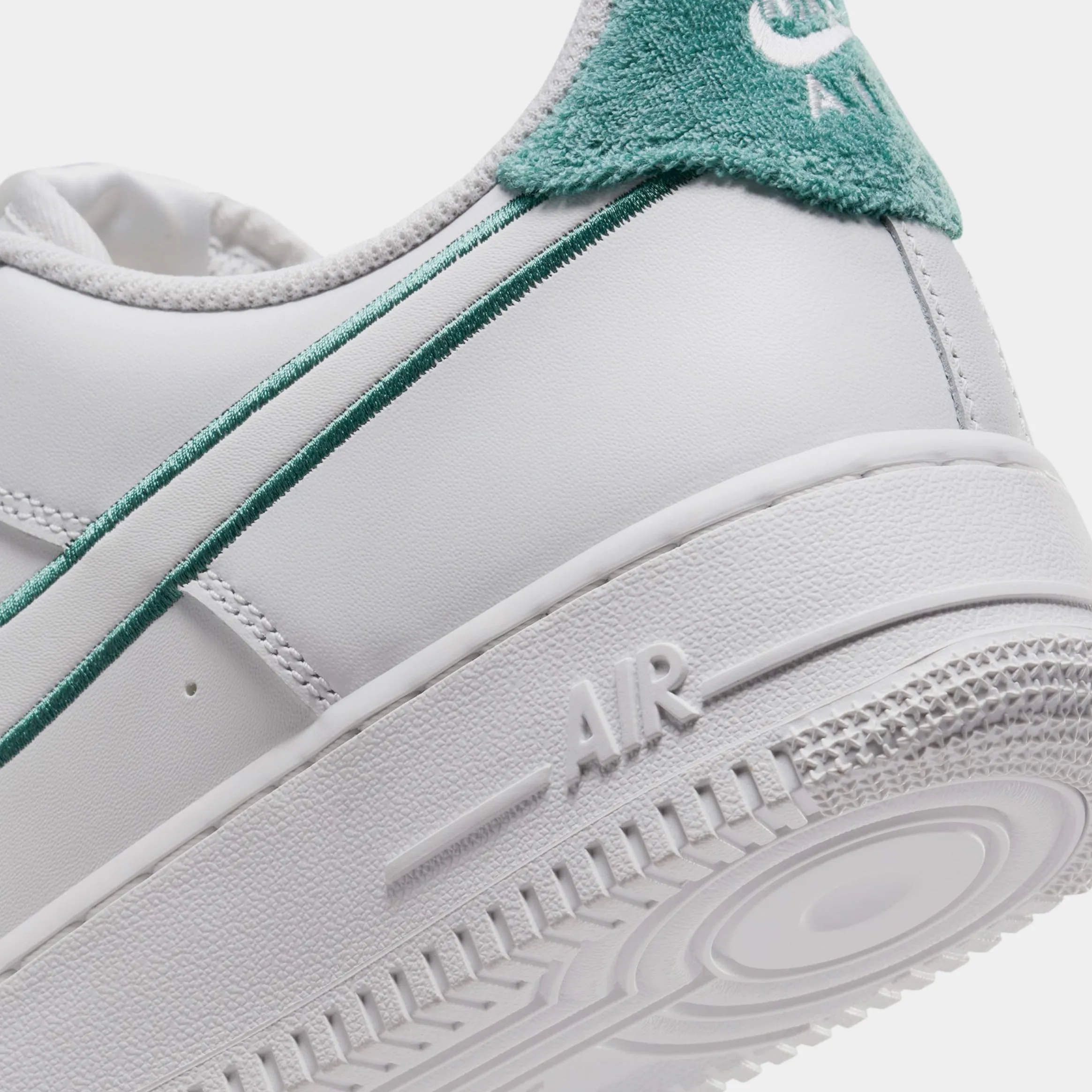 Air Force 1 '07 LV8 Mens Lifestyle Shoes (Summit White/Summit White/Bicoastal) Nike Max 95 versions