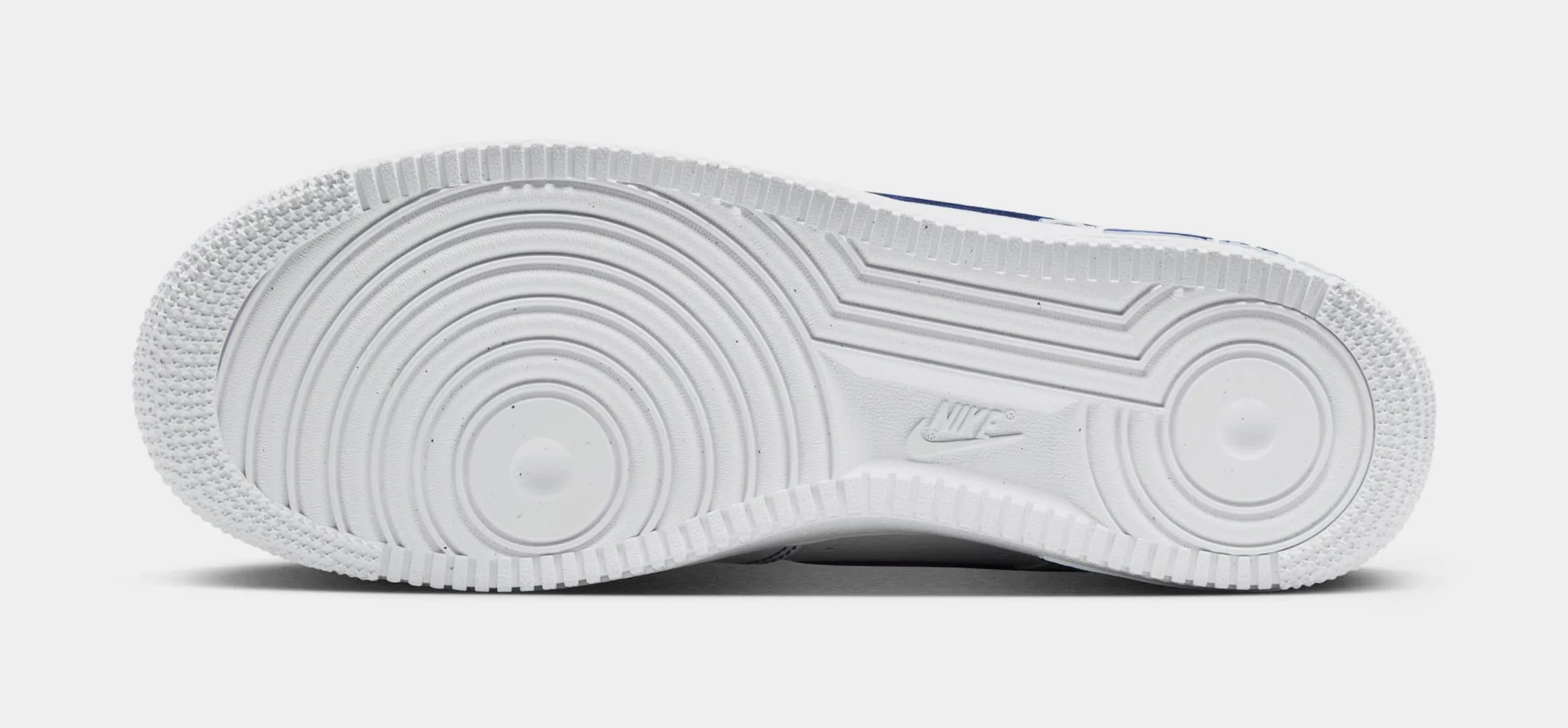 Air Force 1 '07 LV8 Mens Lifestyle Shoes (White/Deep Royal Blue) Nike Max 95 versions