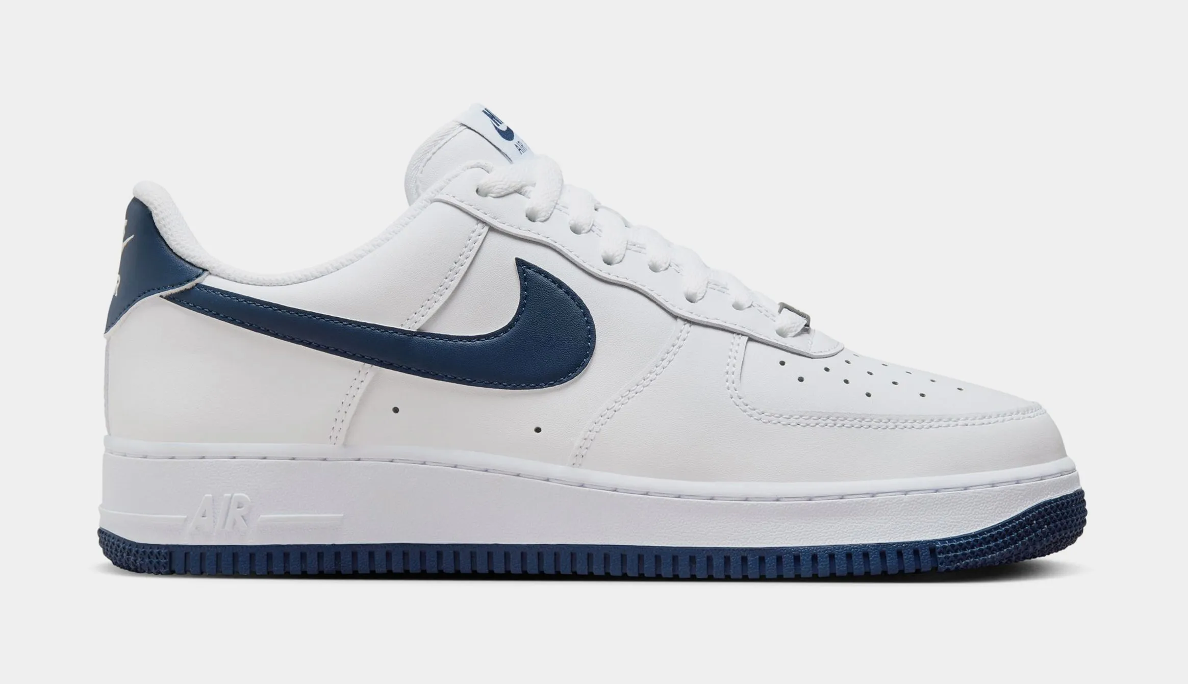 Air Force 1 '07 LV8 Mens Lifestyle Shoes (White/Midnight Navy) nike air force 1 timeless streetwear shoes