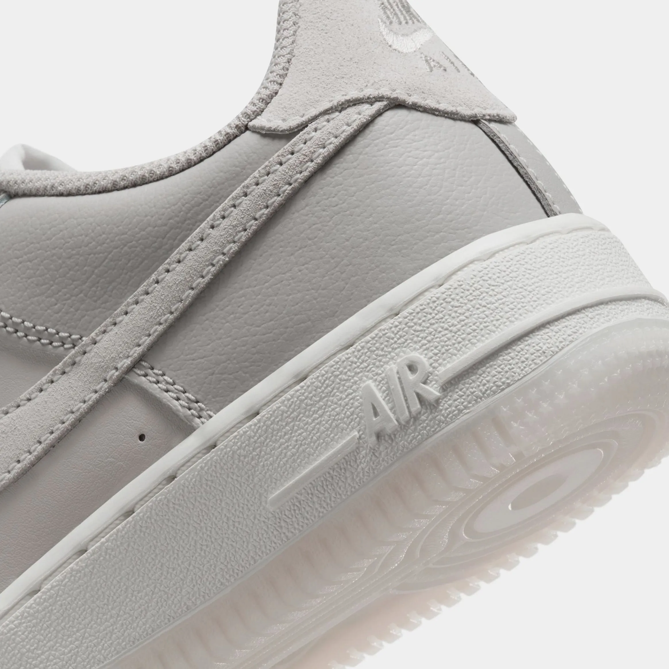 Air Force 1 LV8 Grade School Lifestyle Shoes (Light Bone/Light Iron Ore/Summit White) Nike Max 95 versions