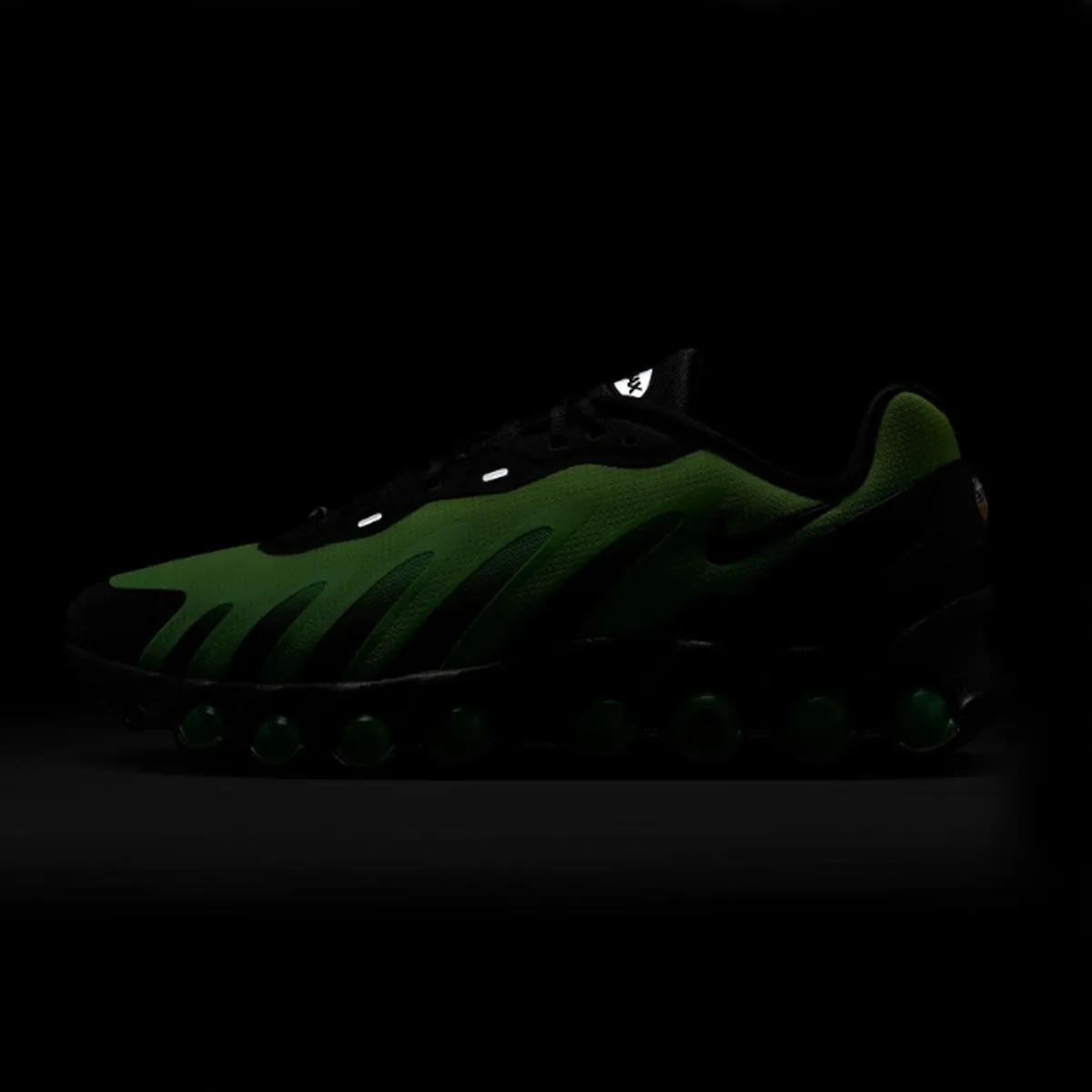 Air Max DN8 'Green Strike'