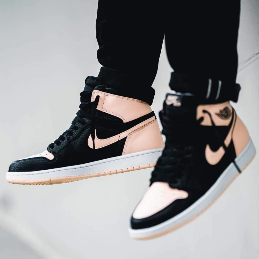 Air Jordan 1 Crimson Tint Air Jordan 1 High OG shoes