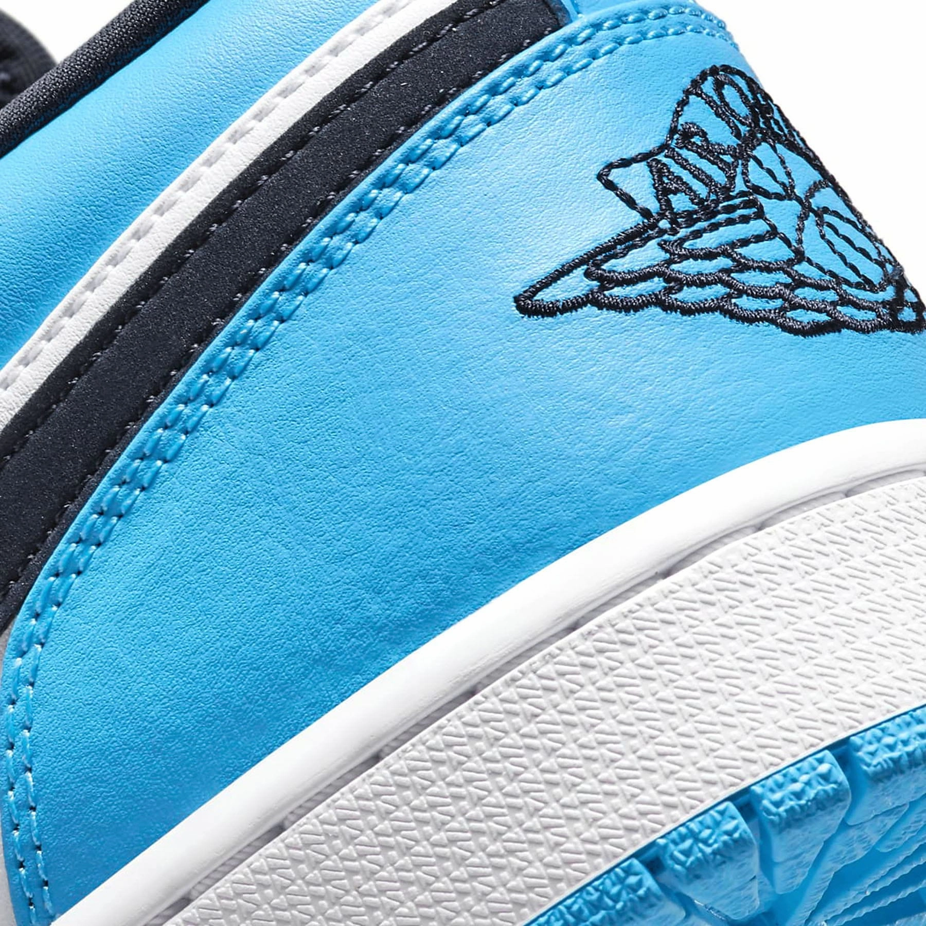 Air Jordan 1 Low 'UNC' Air Jordan 1 Low lifestyle shoes