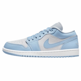 Air Jordan 1 Low 'Wmns University Blue' Air Jordan 1 Low sneakers perfect for casual outfits
