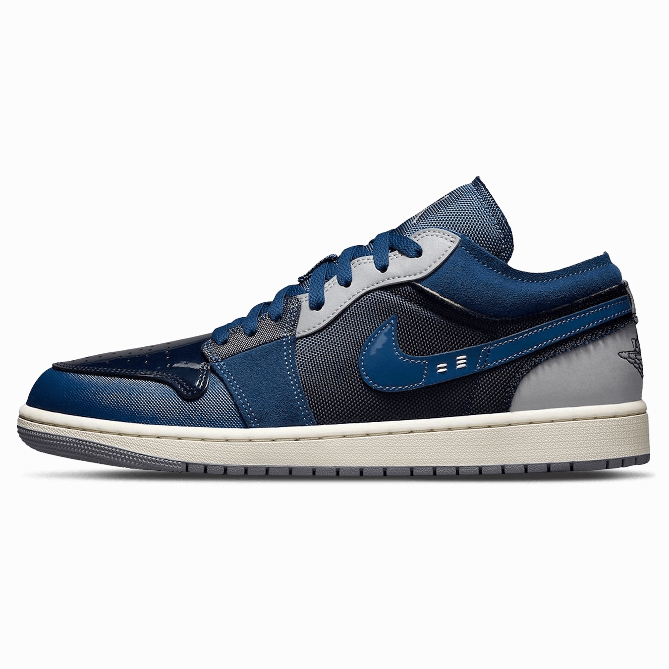 Air Jordan 1 Low Craft 'Obsidian' Air Jordan 1 Low sneakers perfect for casual outfits