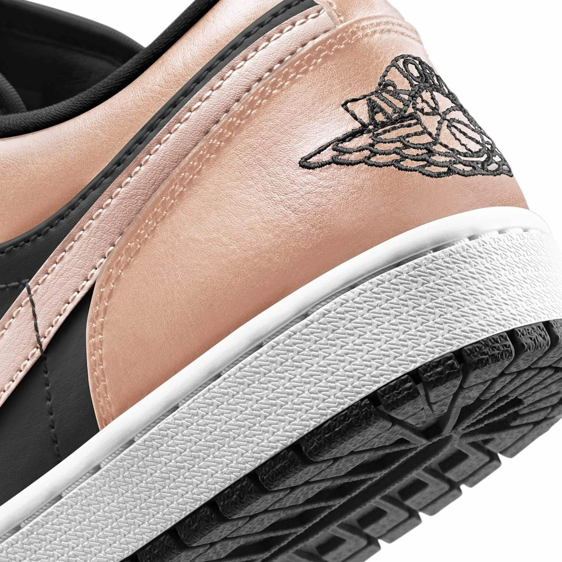 Air Jordan 1 Low GS 'Crimson Tint' Air Jordan 1 Low lifestyle shoes