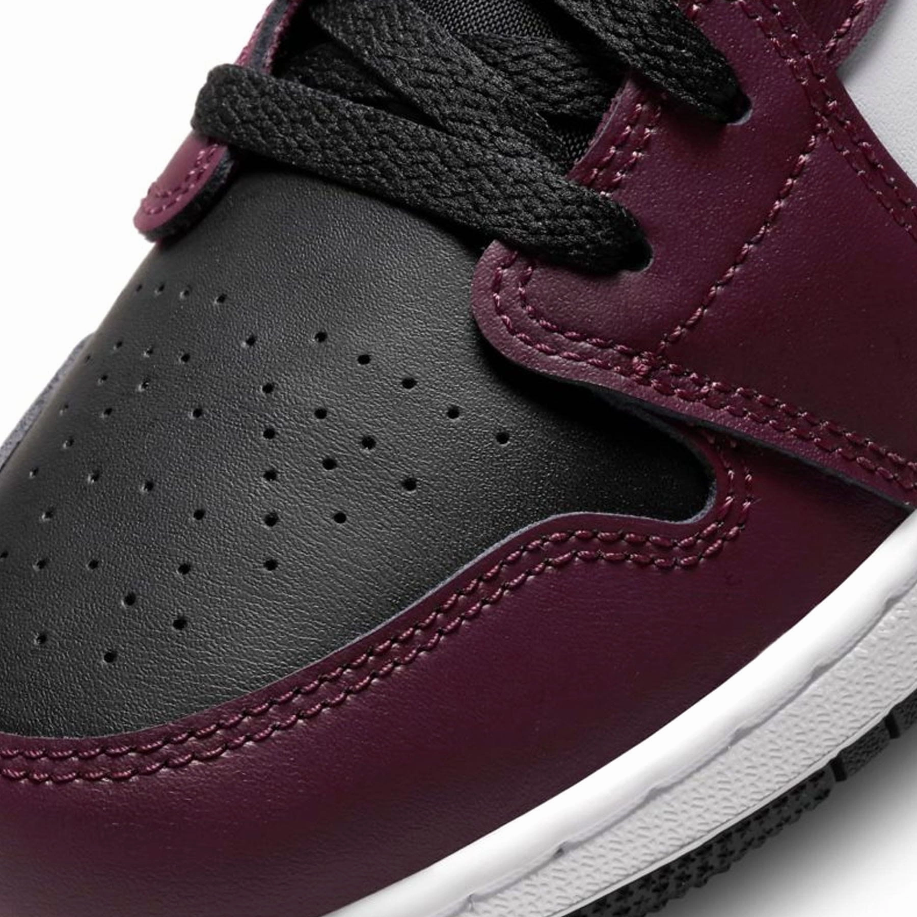 Air Jordan 1 Low GS 'Dark Beetroot Roma Green' Air Jordan 1 Low lifestyle shoes
