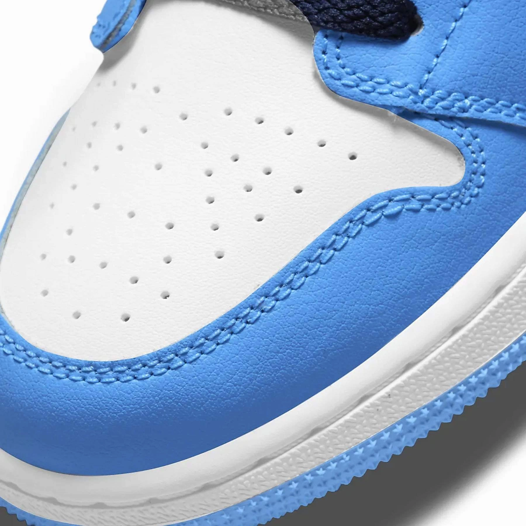 Air Jordan 1 Low GS 'UNC' Air Jordan 1 vintage style sneakers