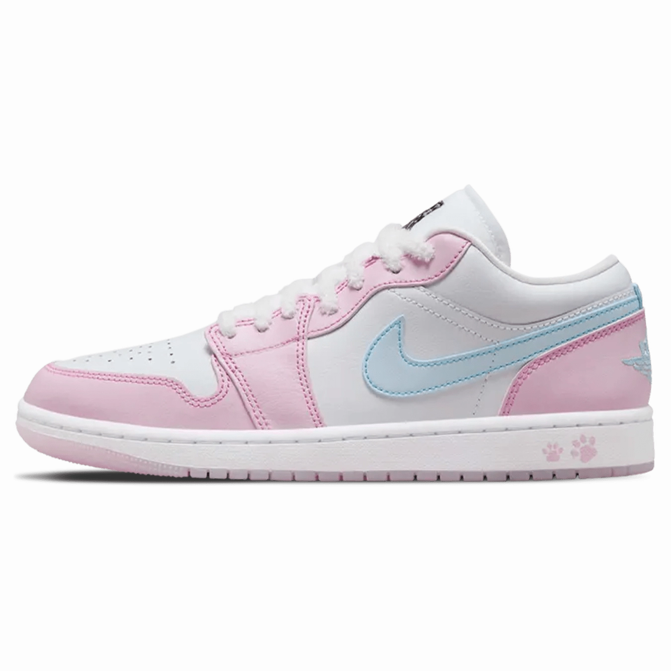 Air Jordan 1 Low SE Wmns 'Paw Print' Air Jordan 1 Low sneakers perfect for casual outfits