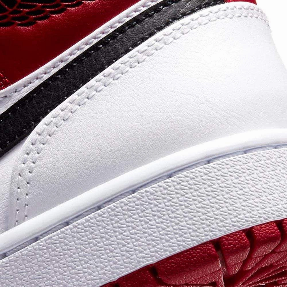 Air Jordan 1 Mid 'Chicago' 2020 Air Jordan 1 Mid streetwear shoes