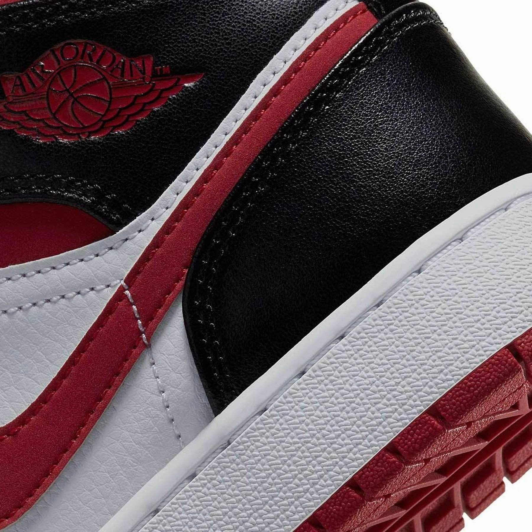 Air Jordan 1 Mid GS 'Black Gym Red' 2021 Air Jordan 1 Mid streetwear shoes